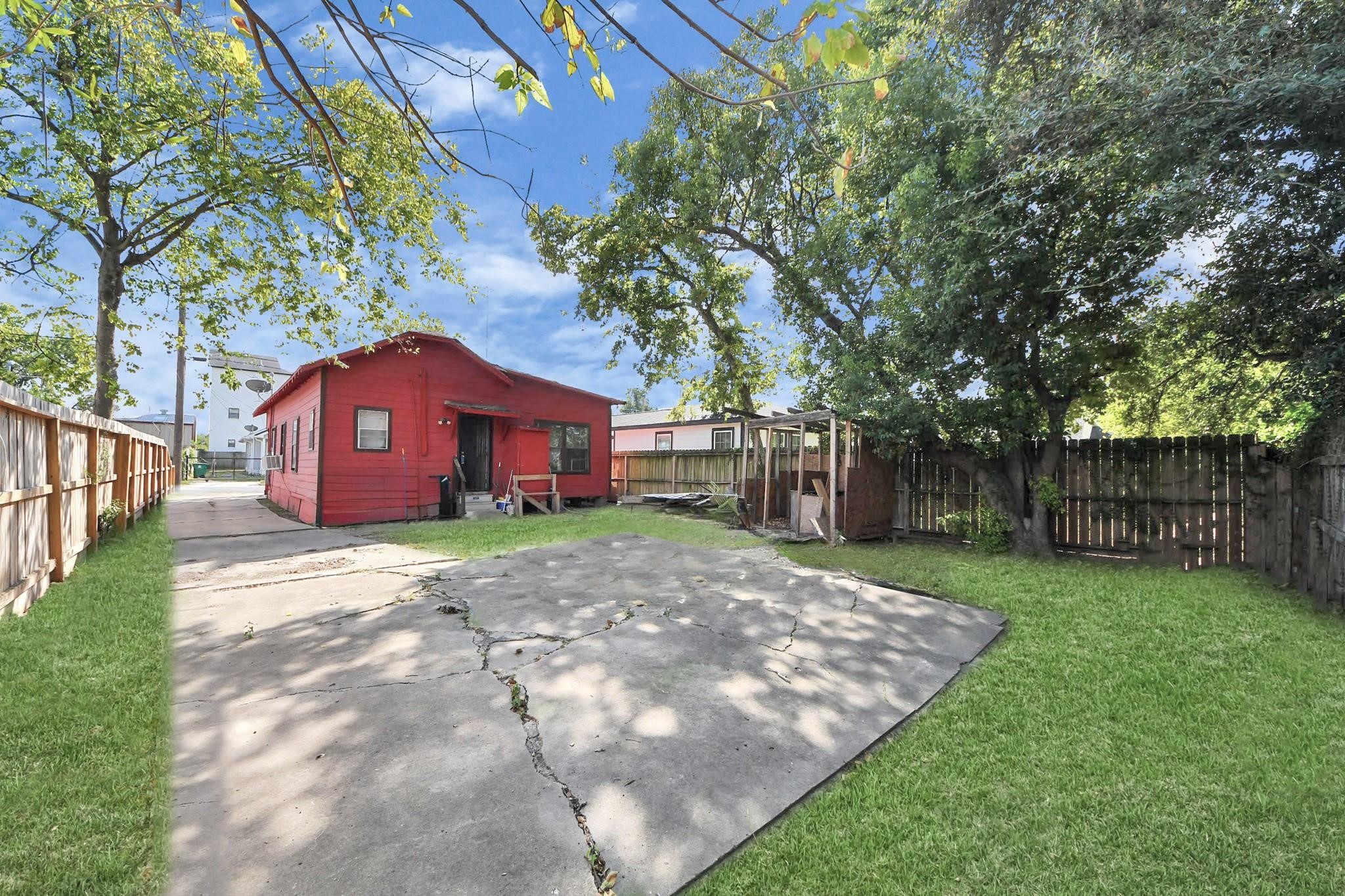Listing photo 4