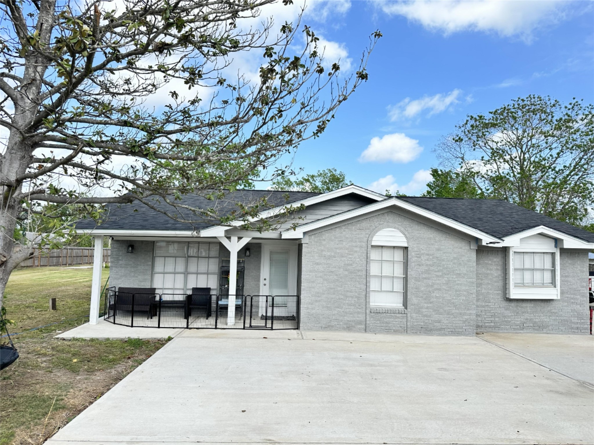 Listing photo 1
