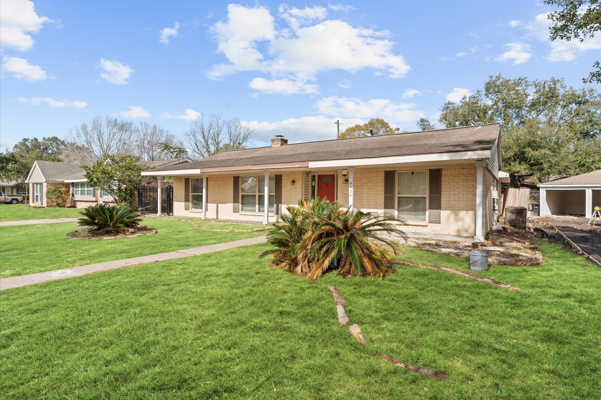 Listing photo 1