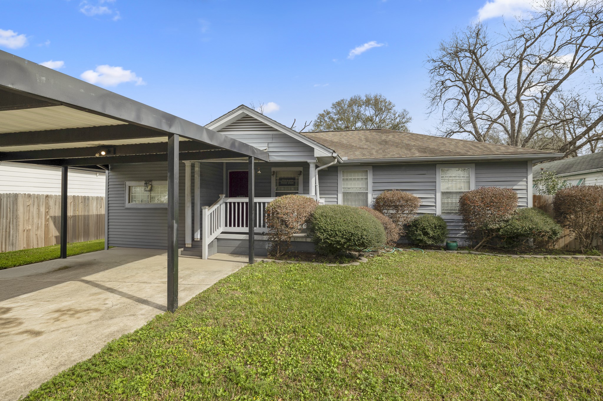 Listing photo 1