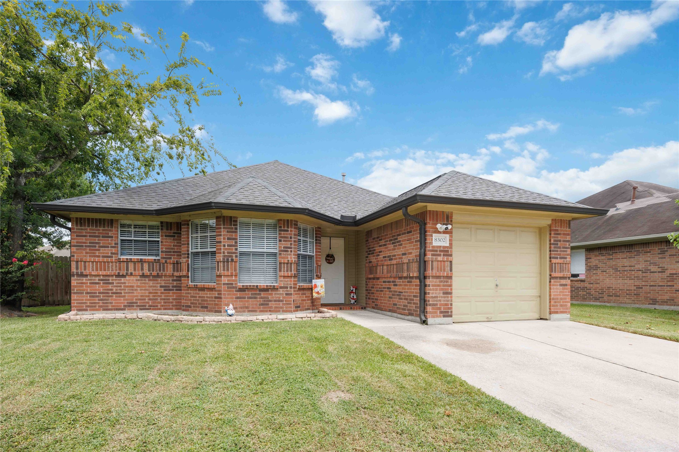 Listing photo 1