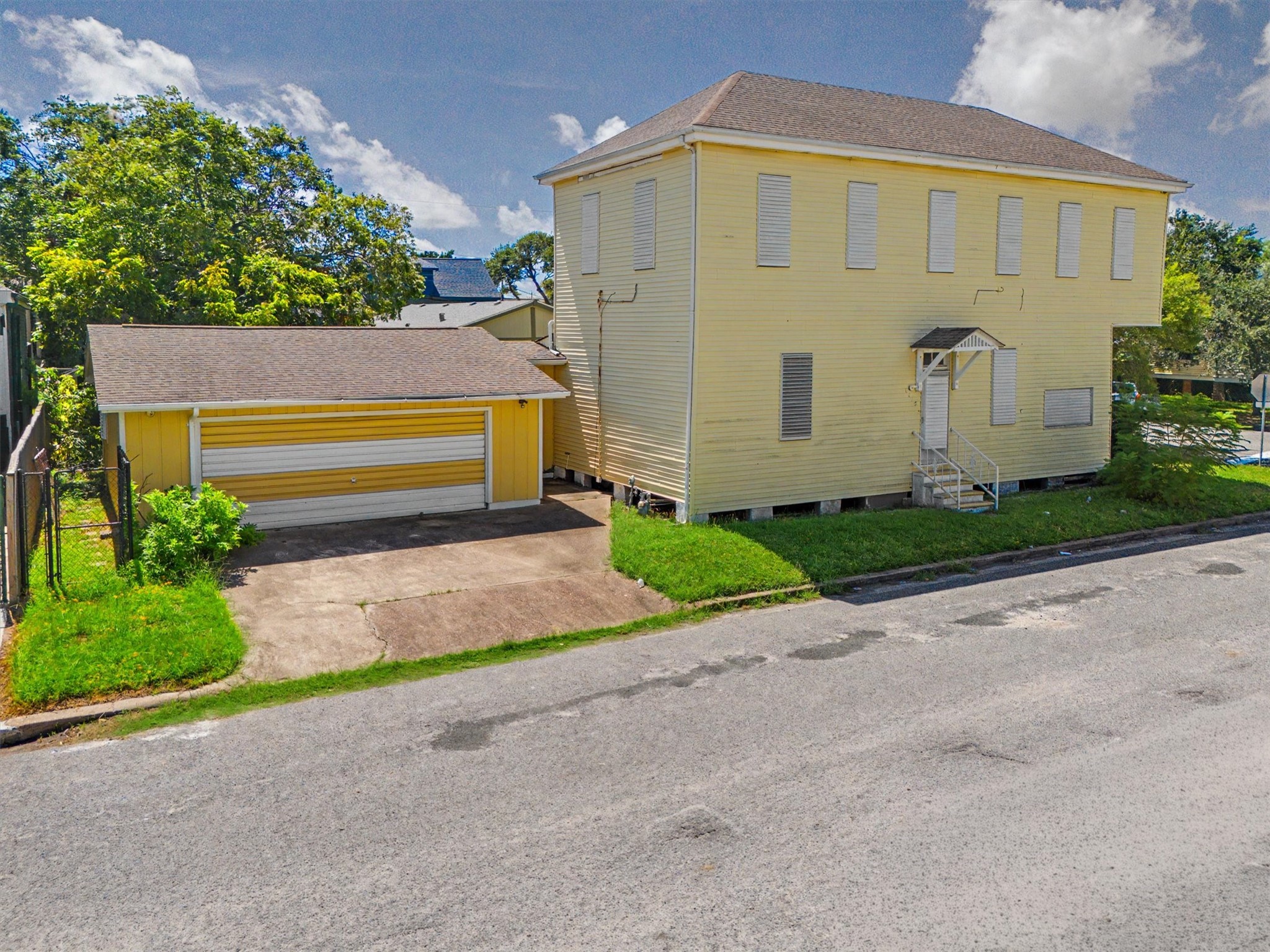 Listing photo 1