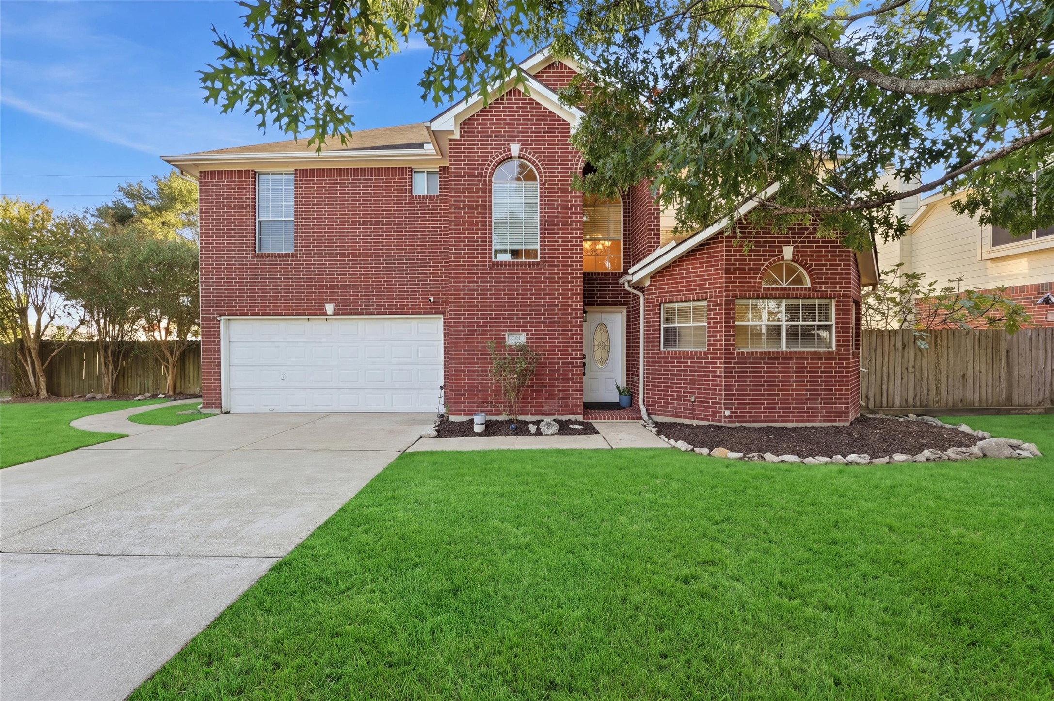 Listing photo 1