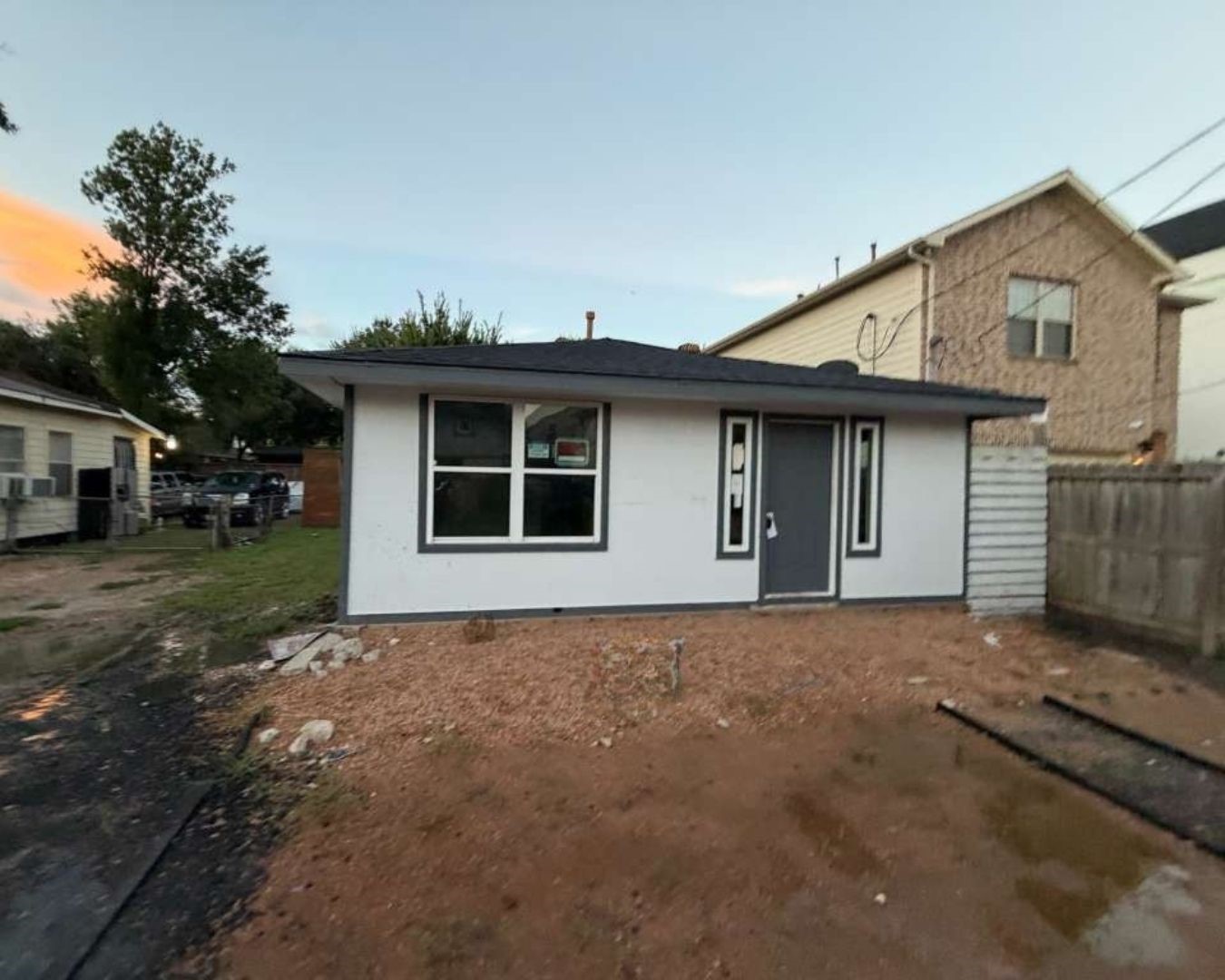 Listing photo 1