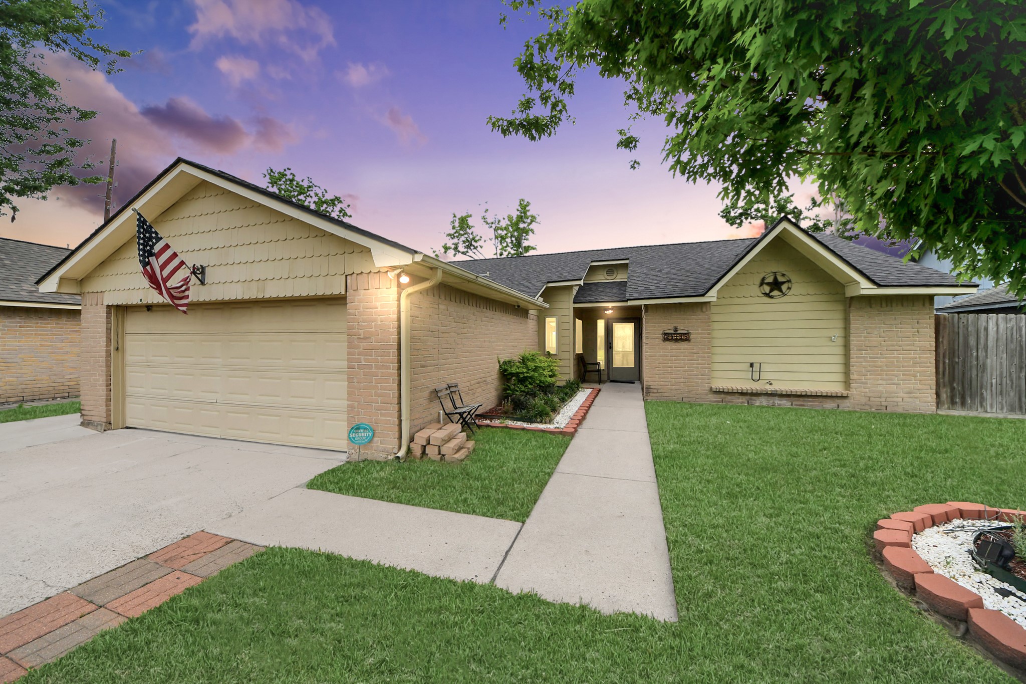 Listing photo 1
