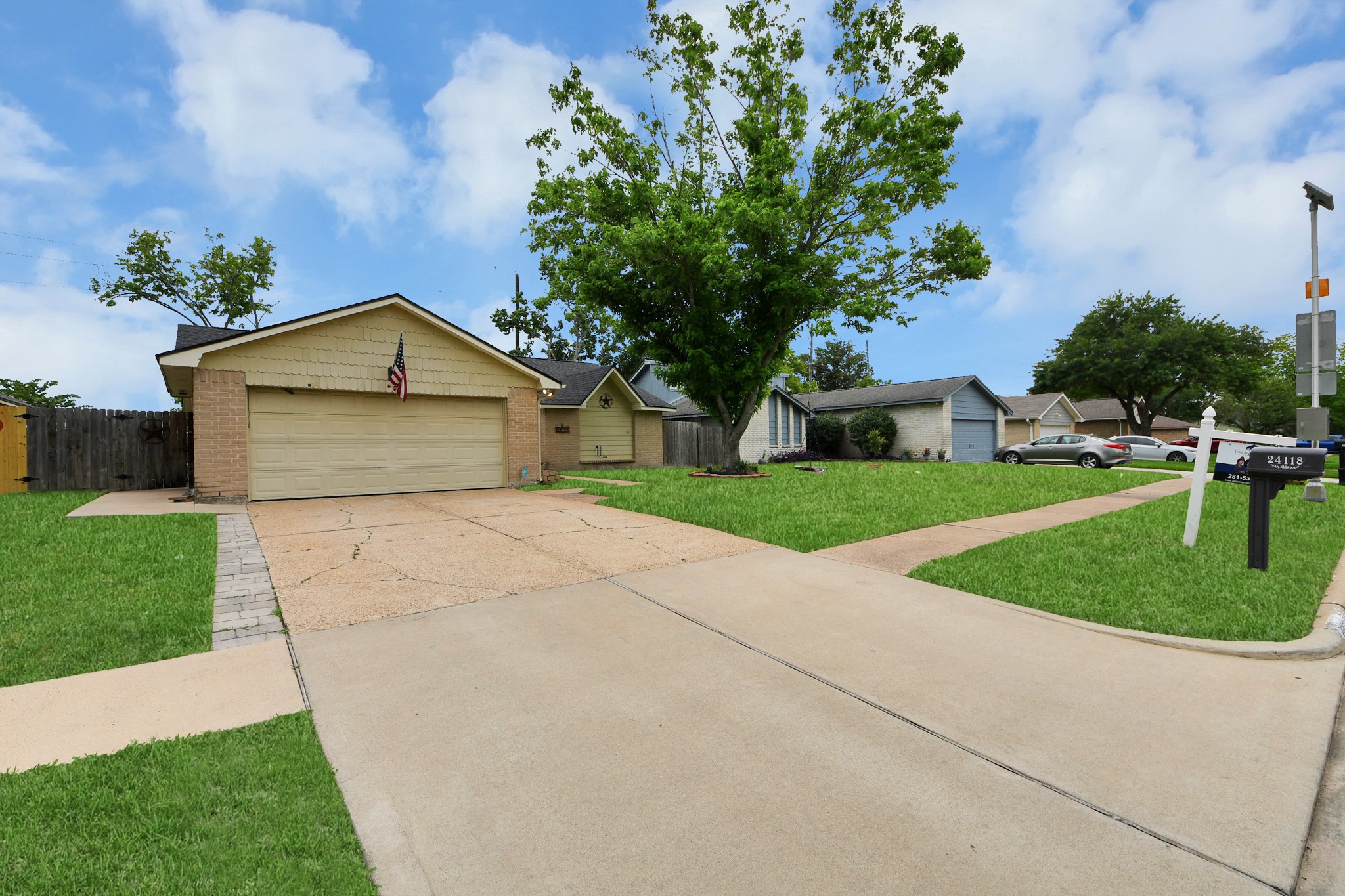 Listing photo 4