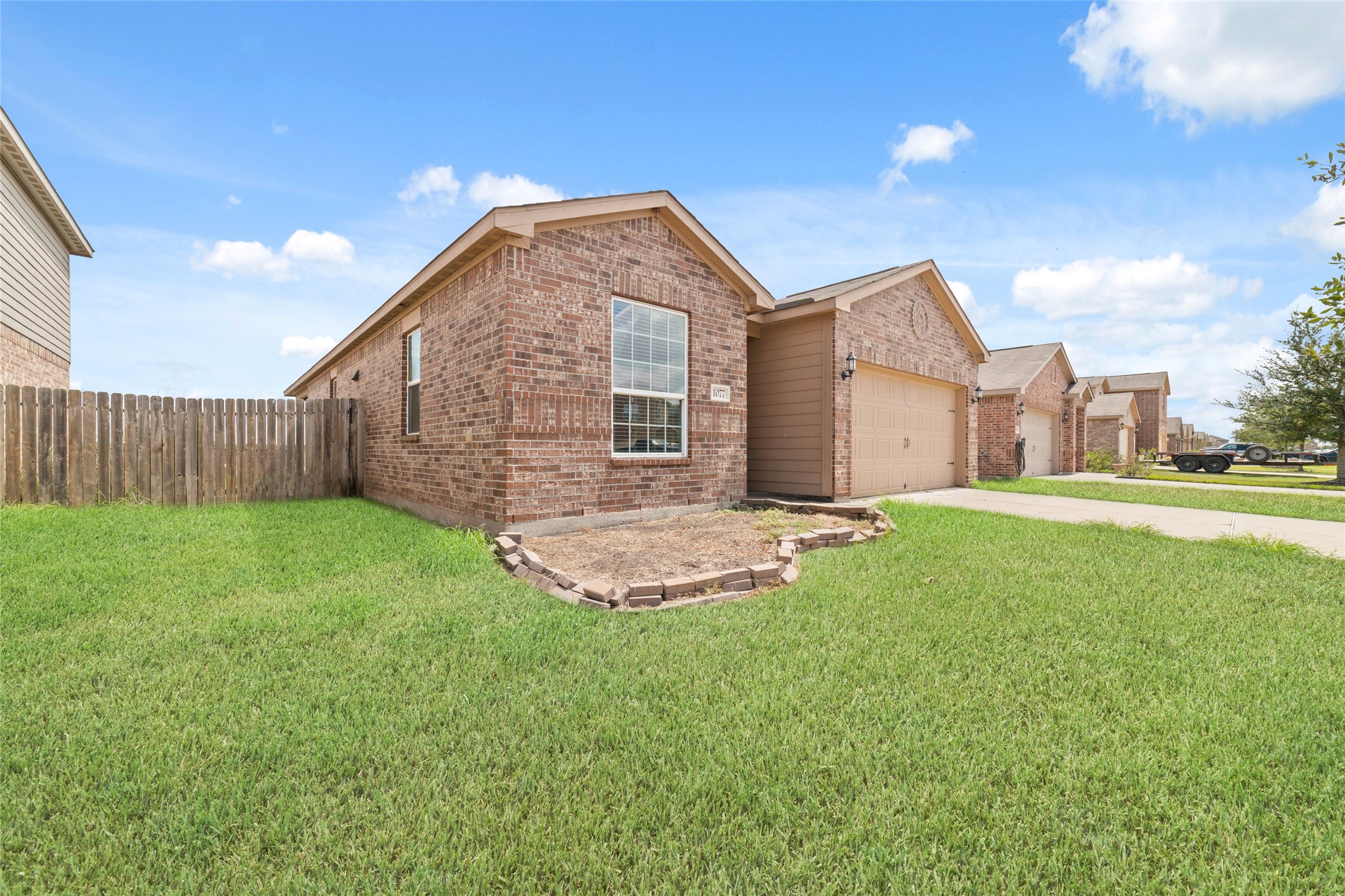 Listing photo 1