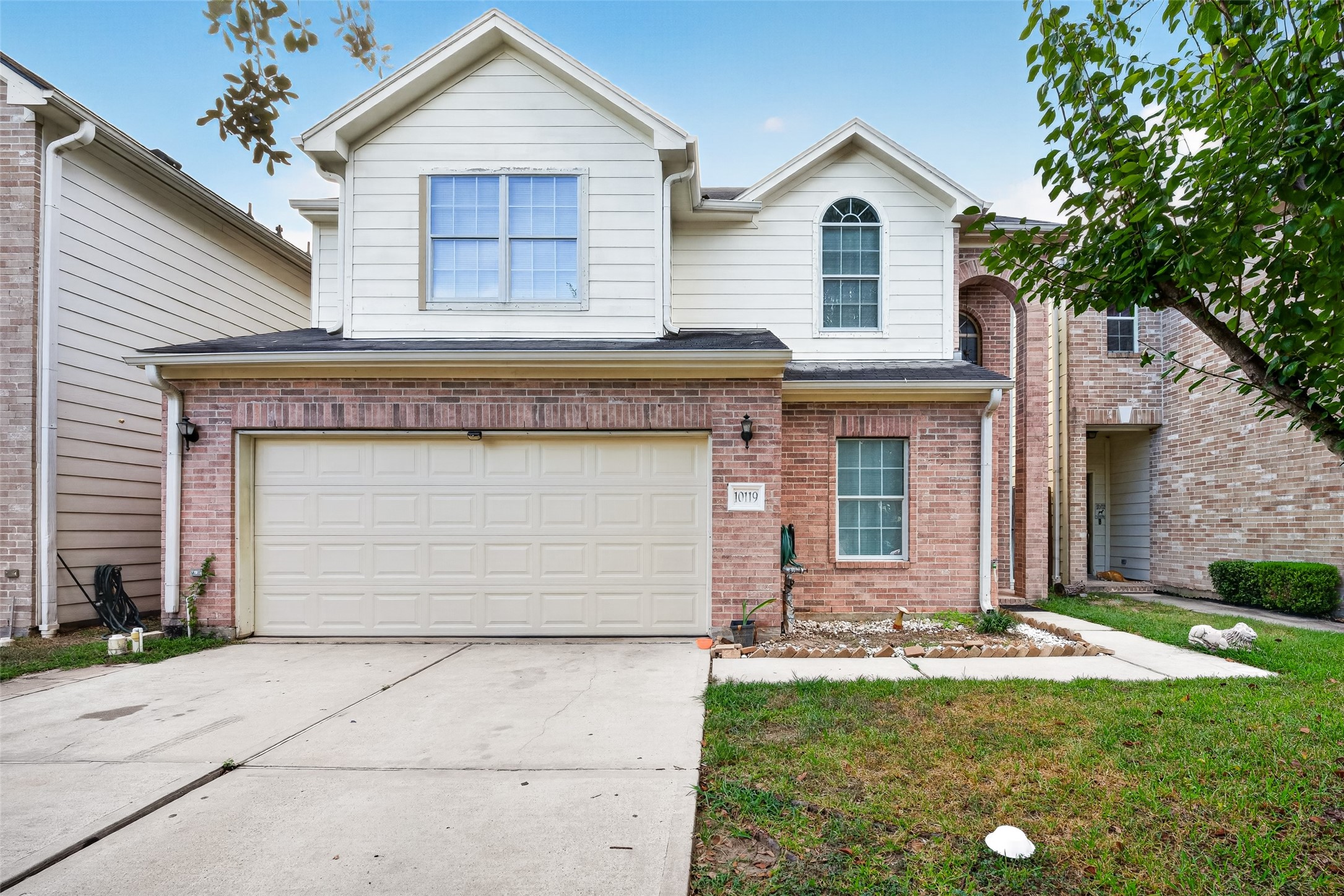 Listing photo 1