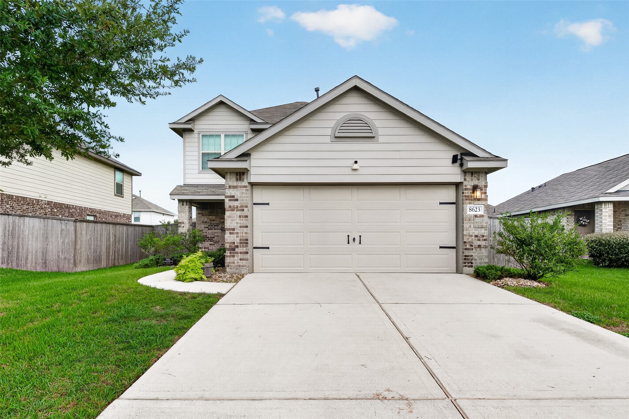 Listing photo 1