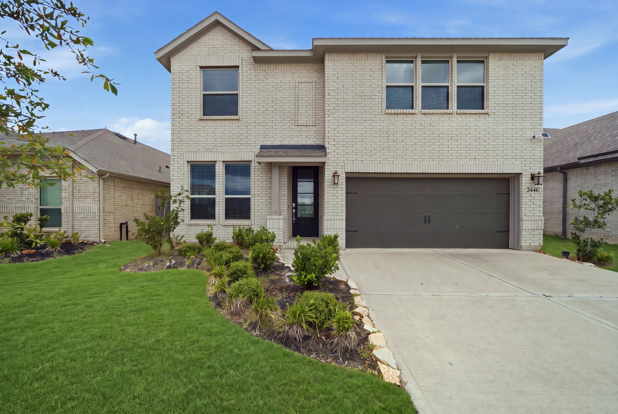 Listing photo 1