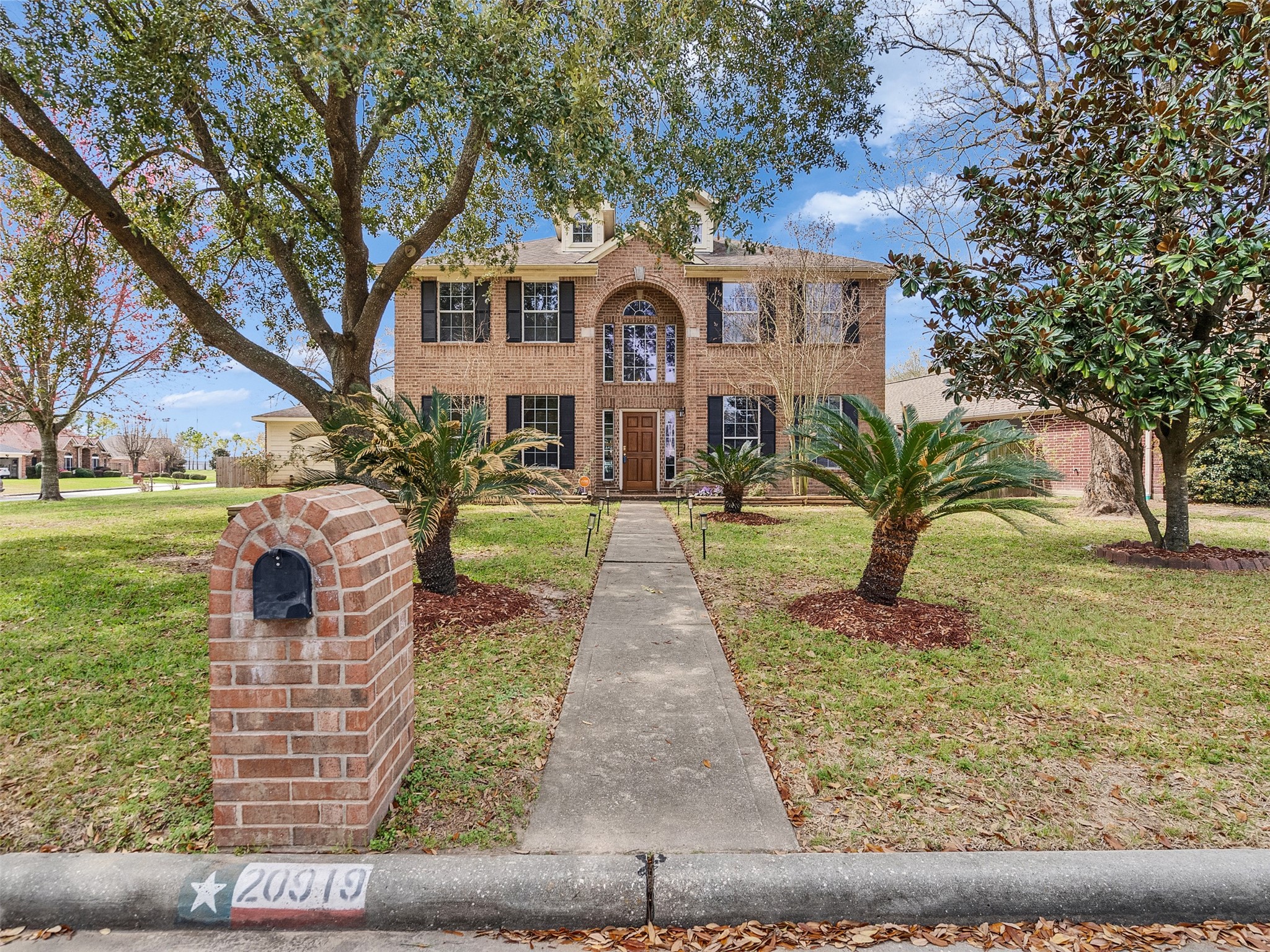 Listing photo 1