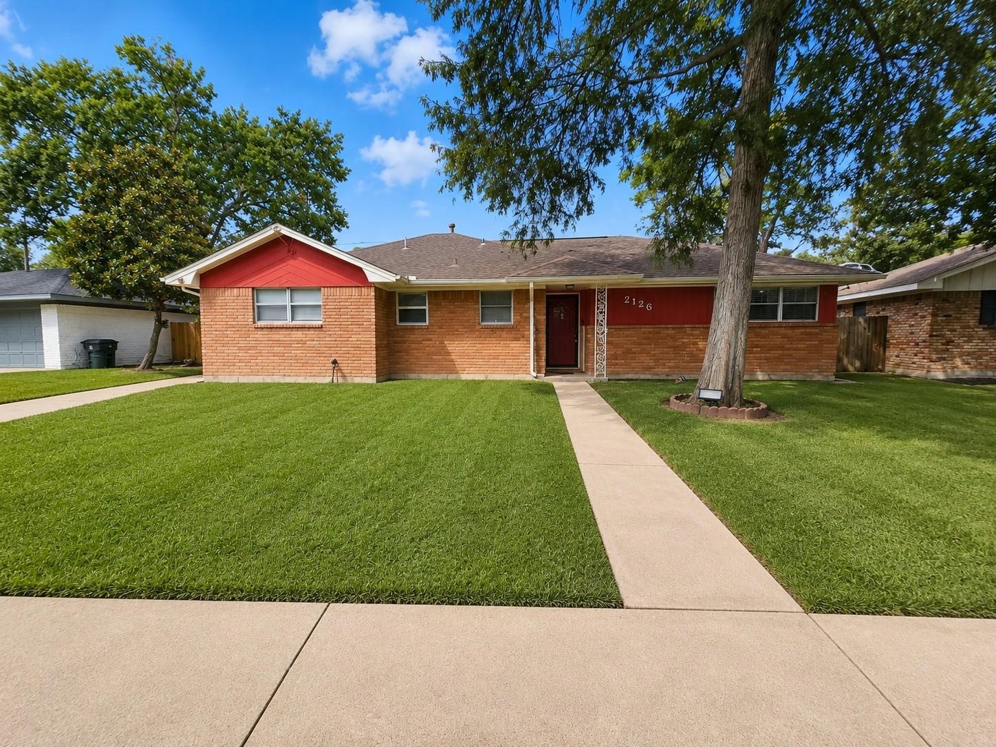 Listing photo 1