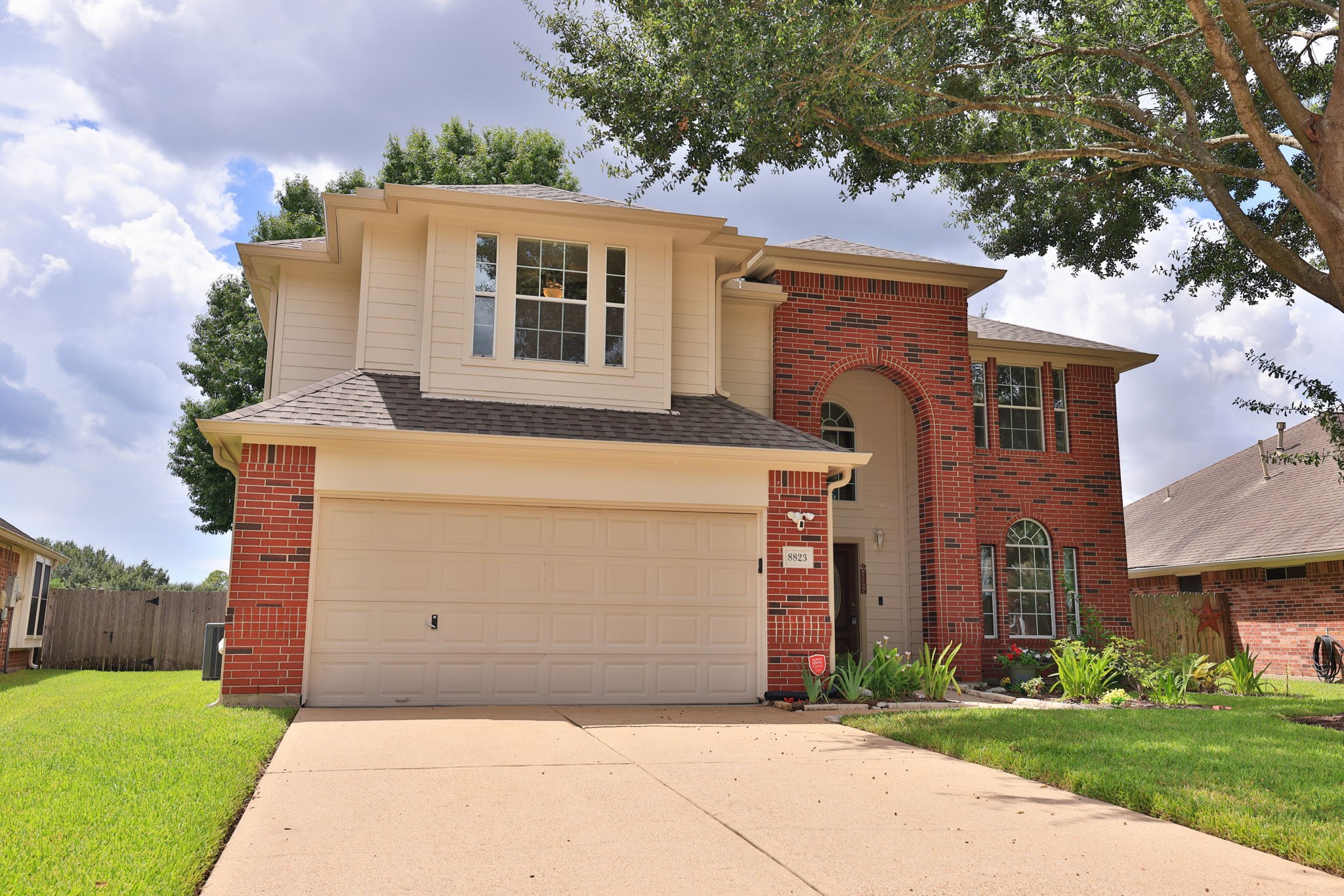 Listing photo 2