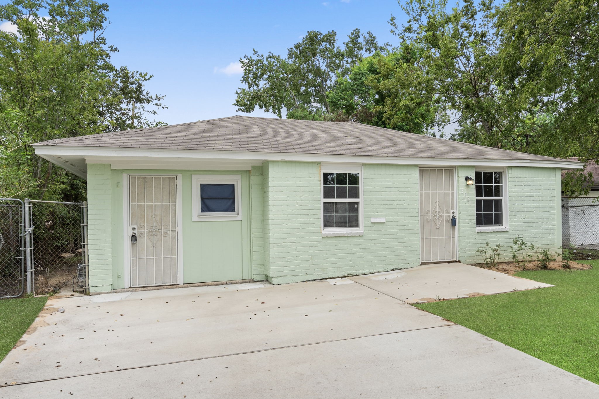 Listing photo 1