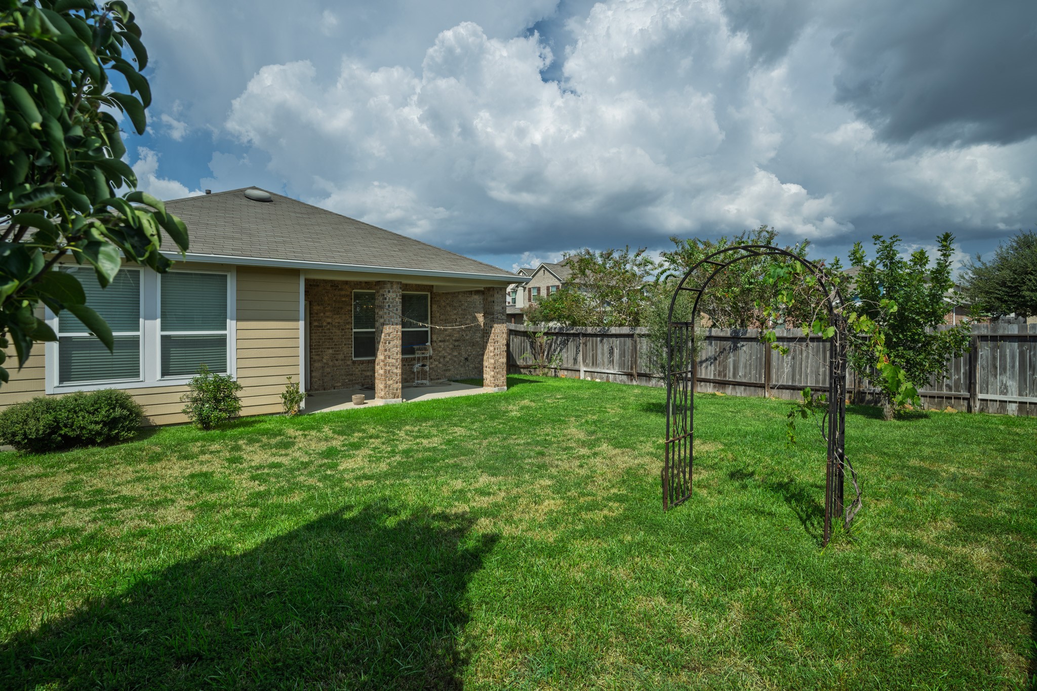 Listing photo 5
