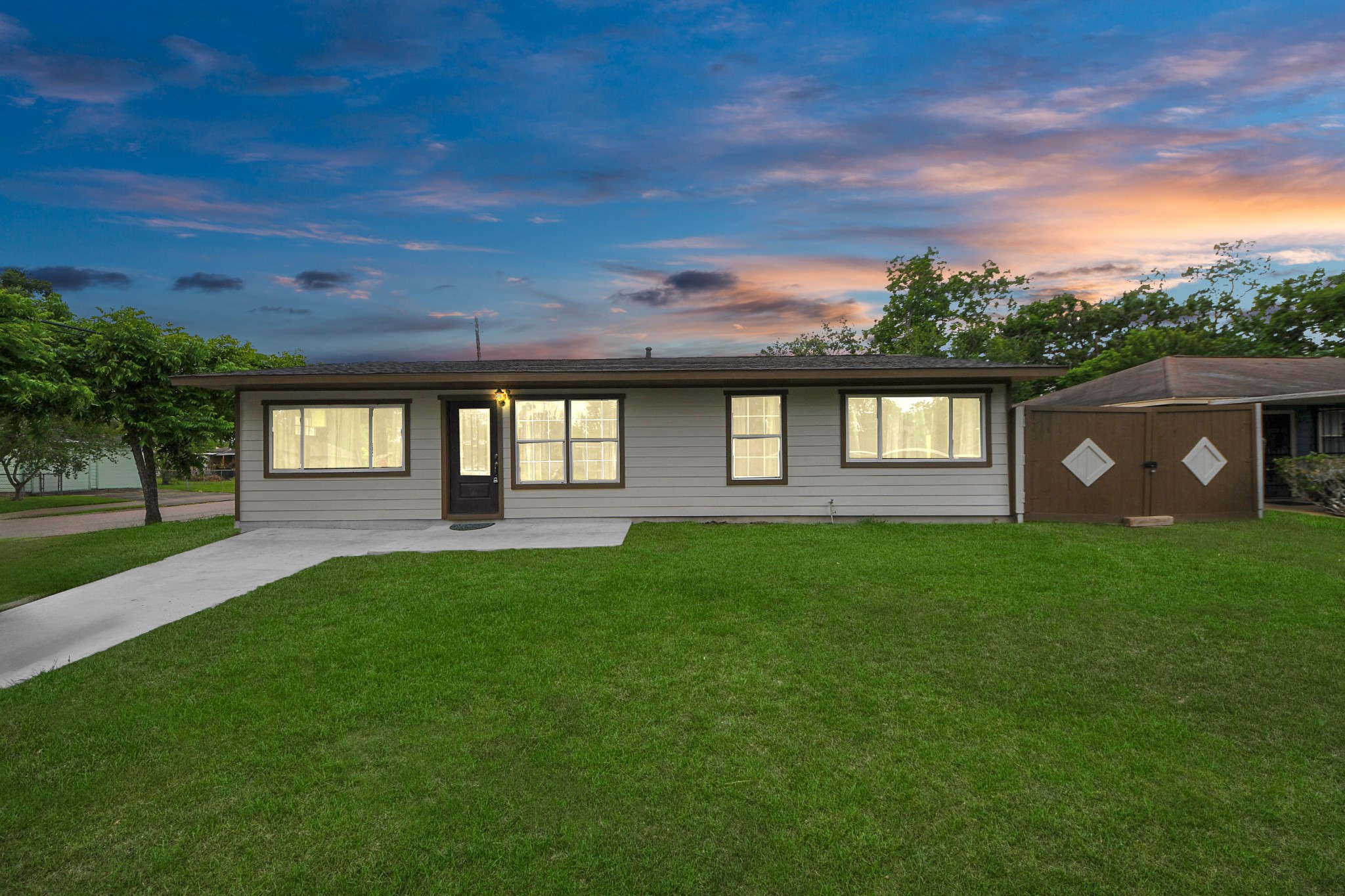 Listing photo 1