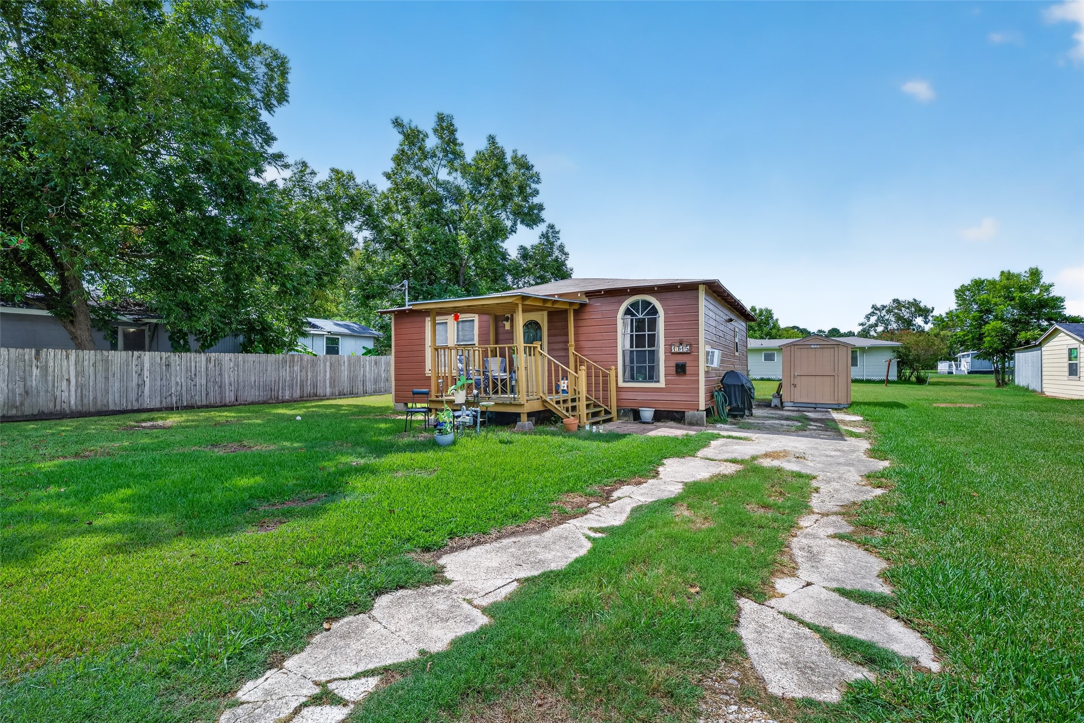 Listing photo 1