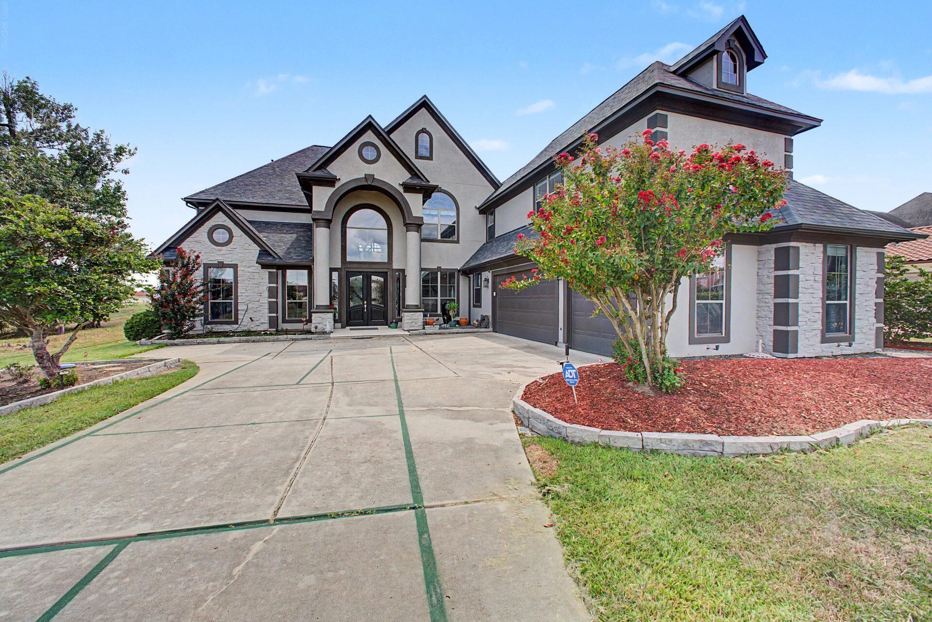 Listing photo 1