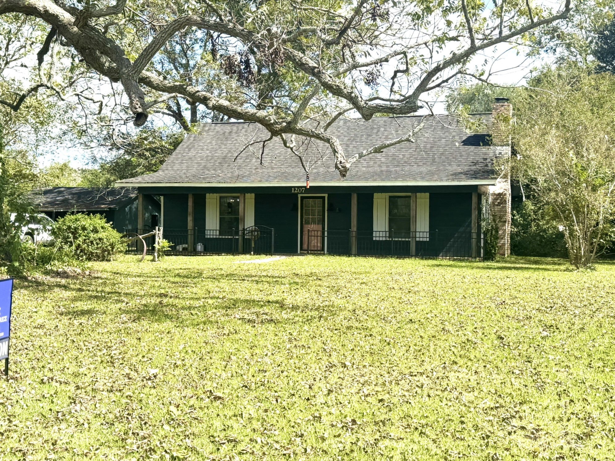 Listing photo 1