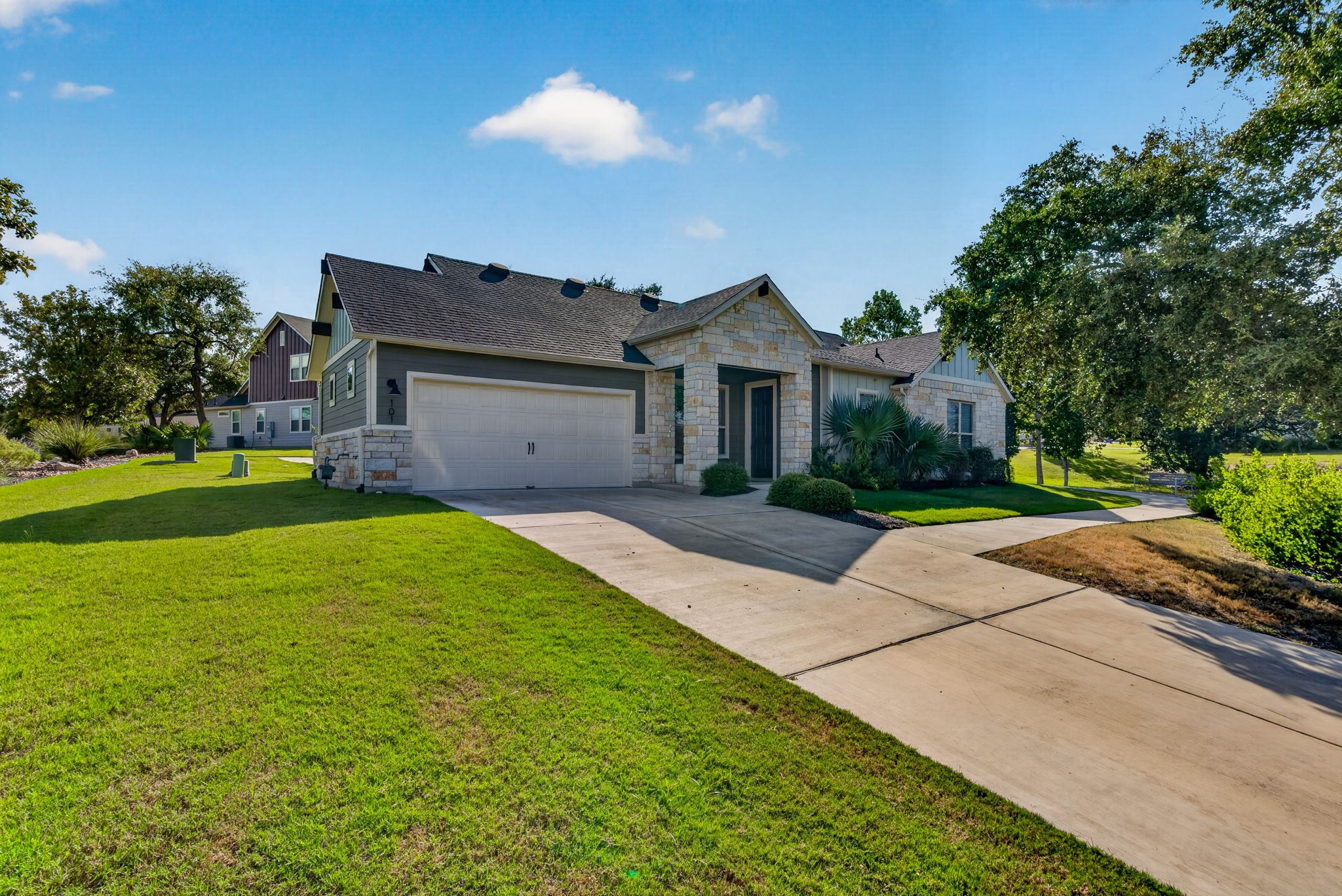 Listing photo 3