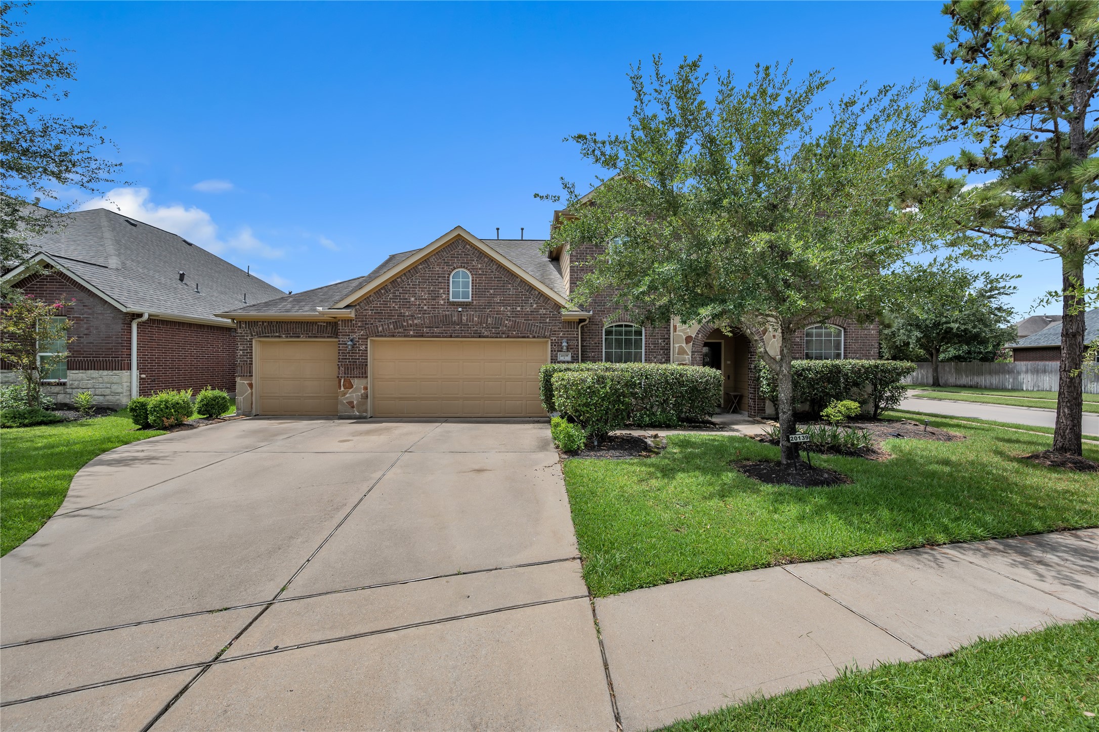 Listing photo 1