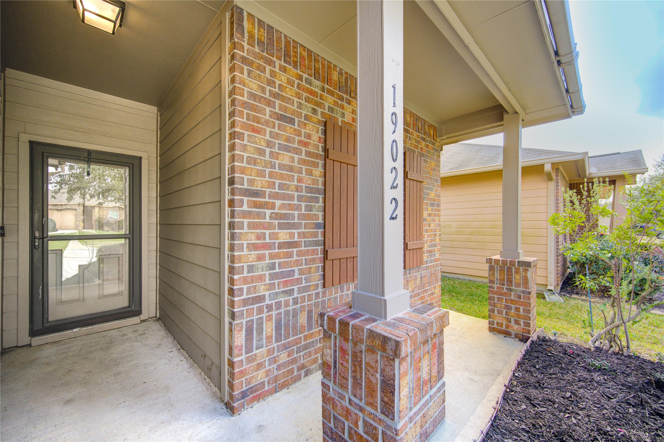 Listing photo 3