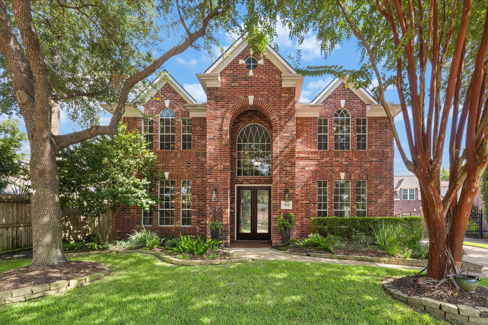 Listing photo 1