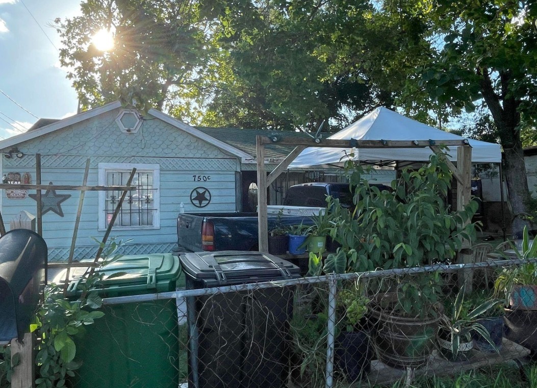 Listing photo 1