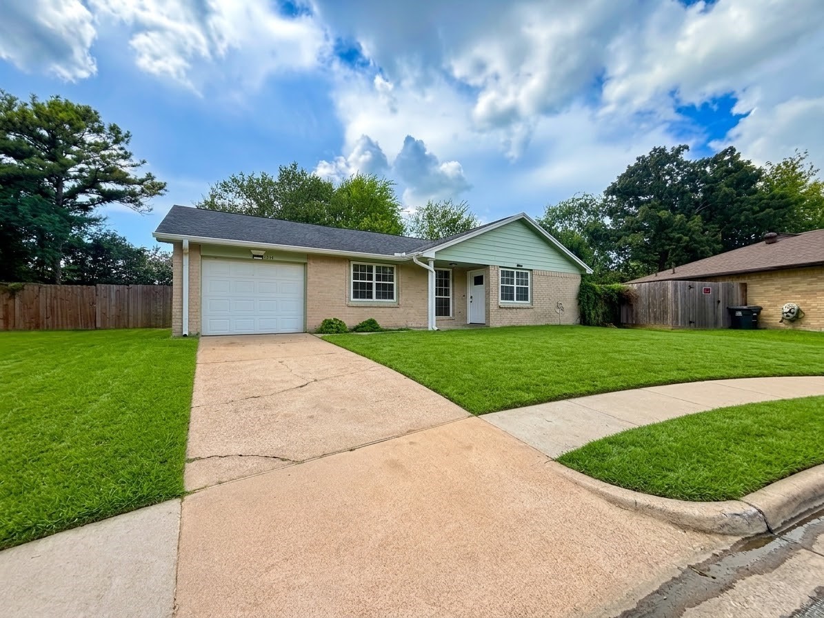 Listing photo 1