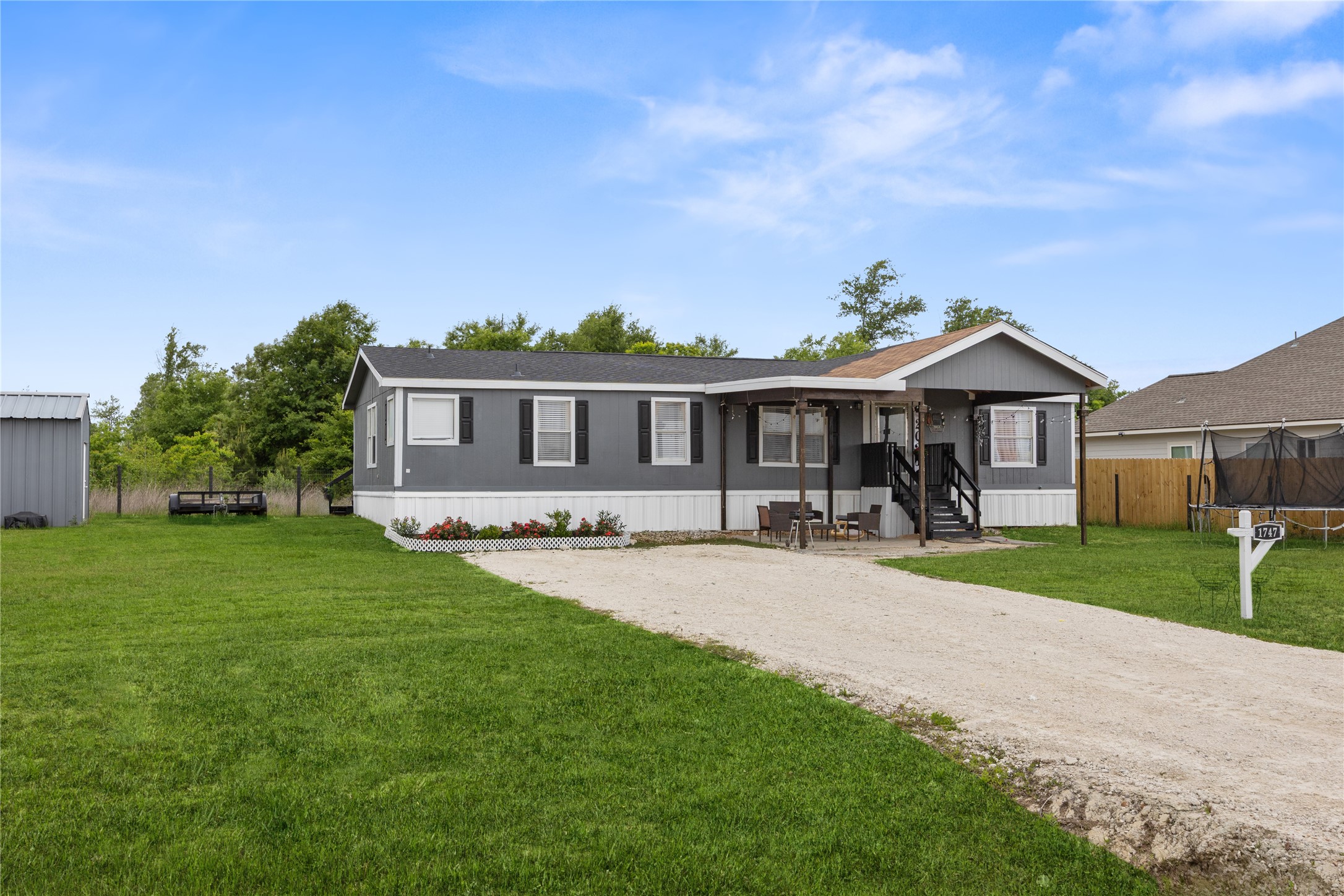 Listing photo 1