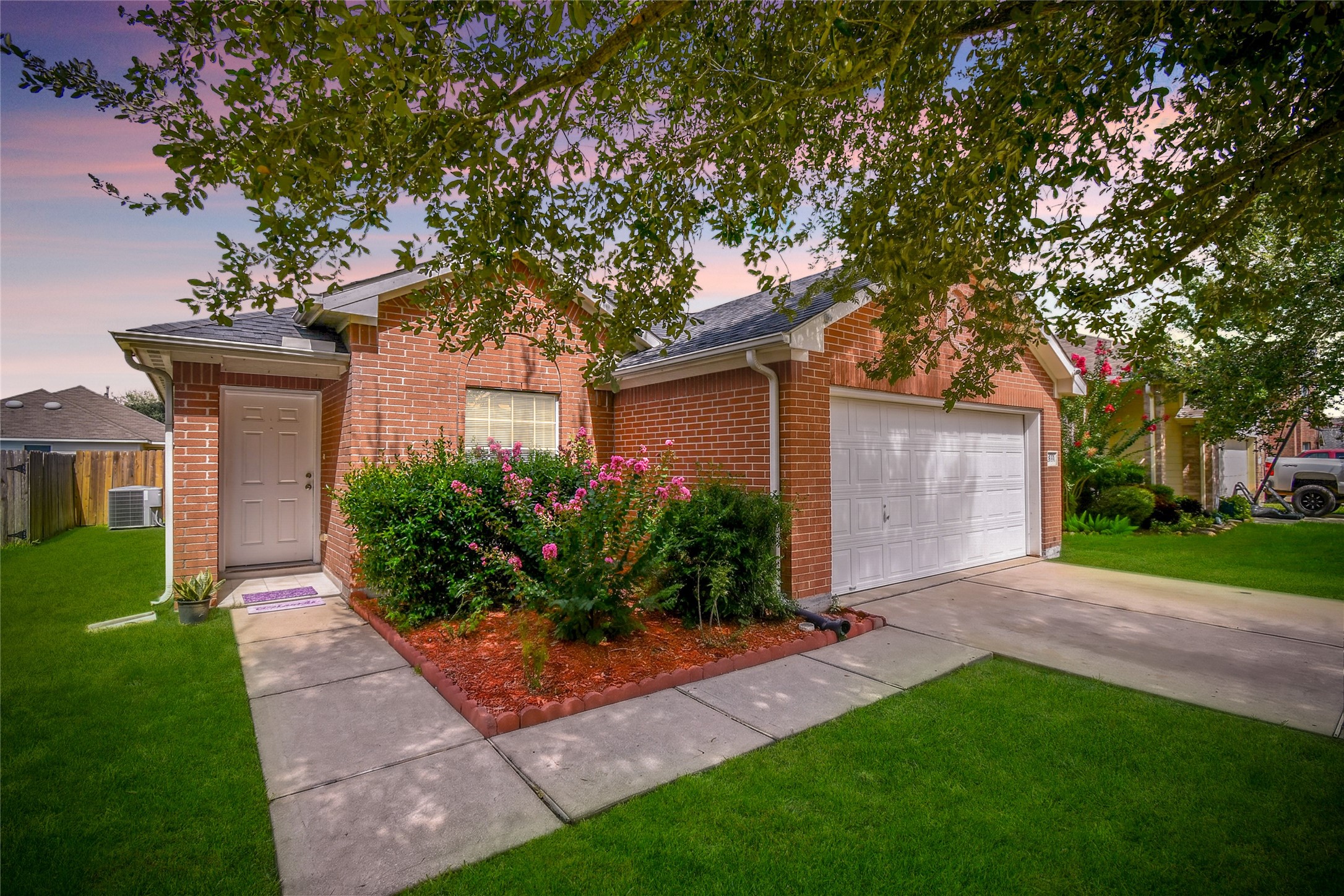 Listing photo 1