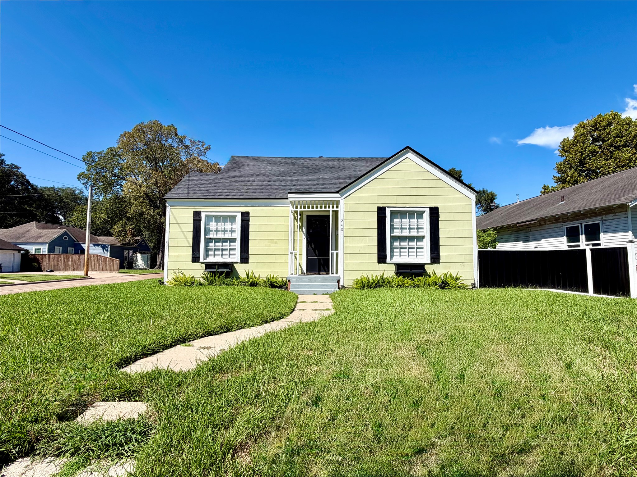 Listing photo 2