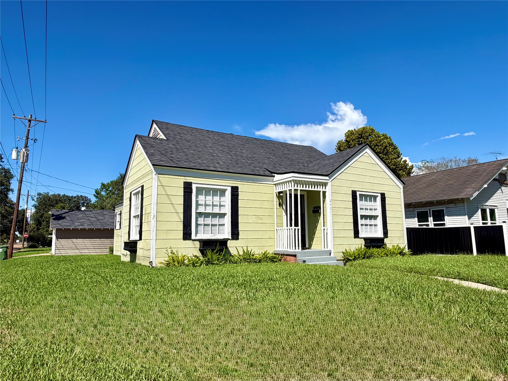 Listing photo 3