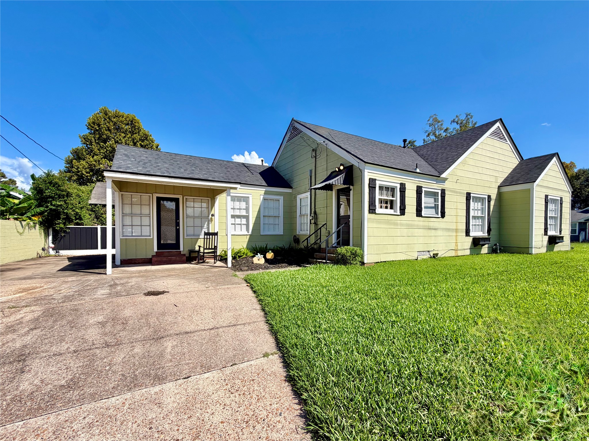 Listing photo 4