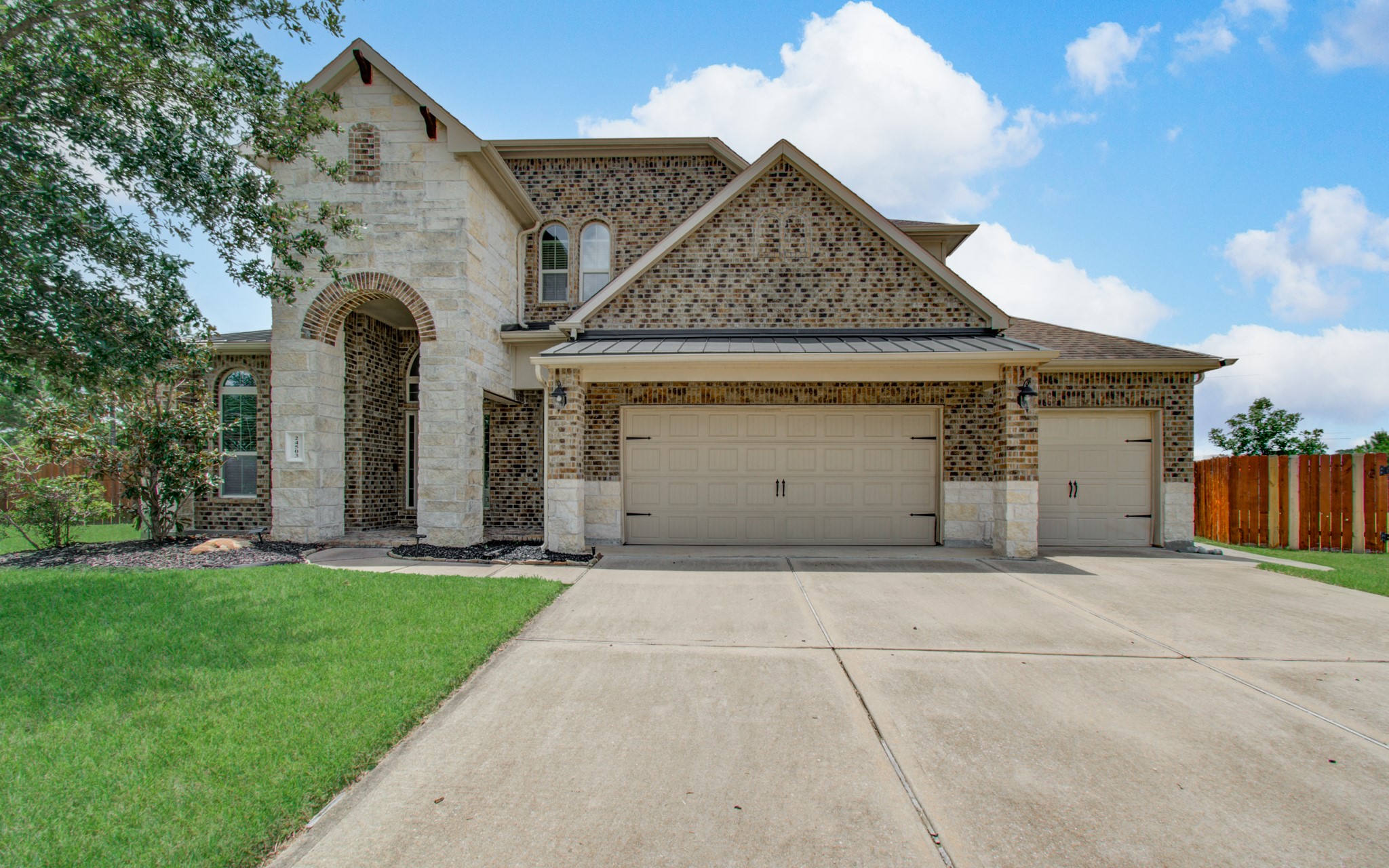 Listing photo 1