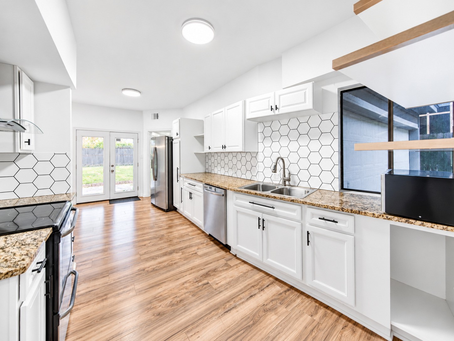 Listing photo 5