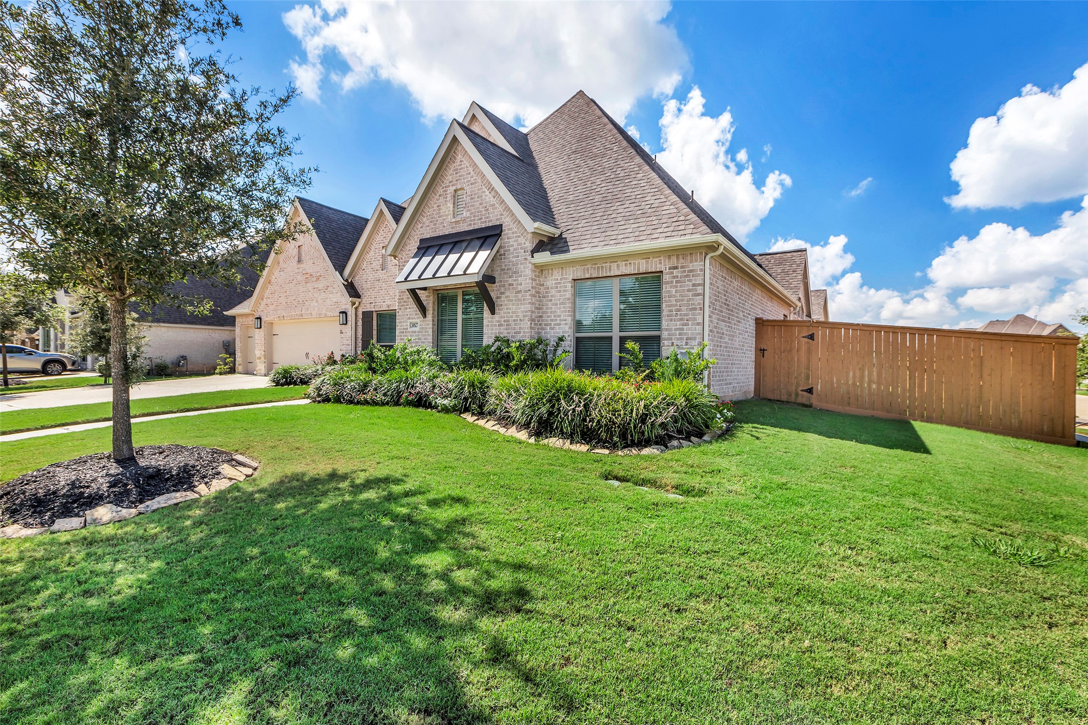 Listing photo 1