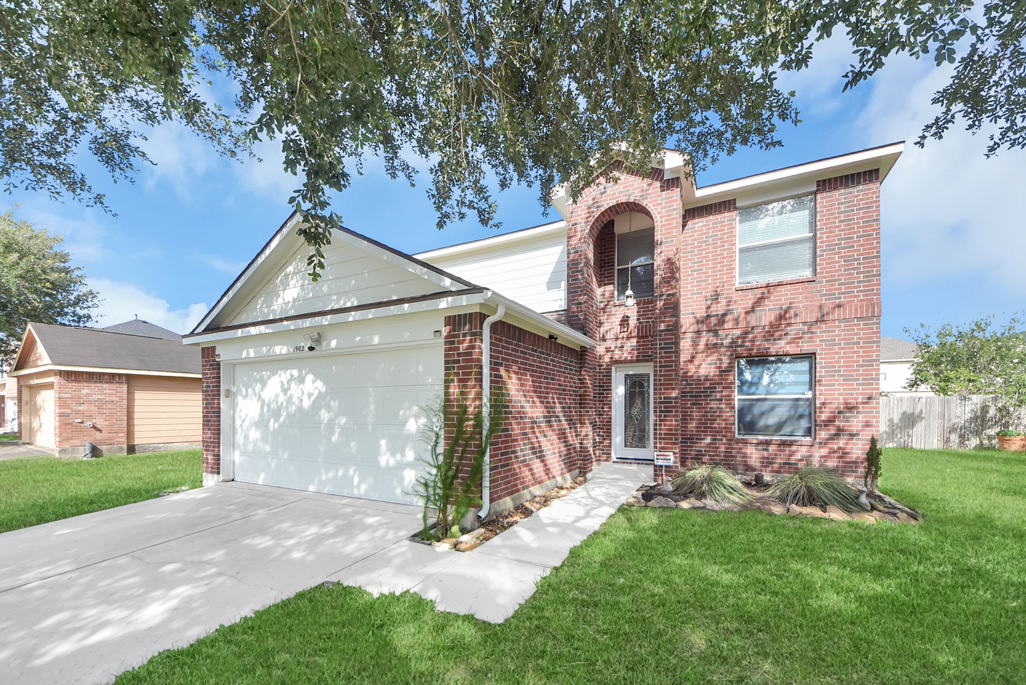 Listing photo 1