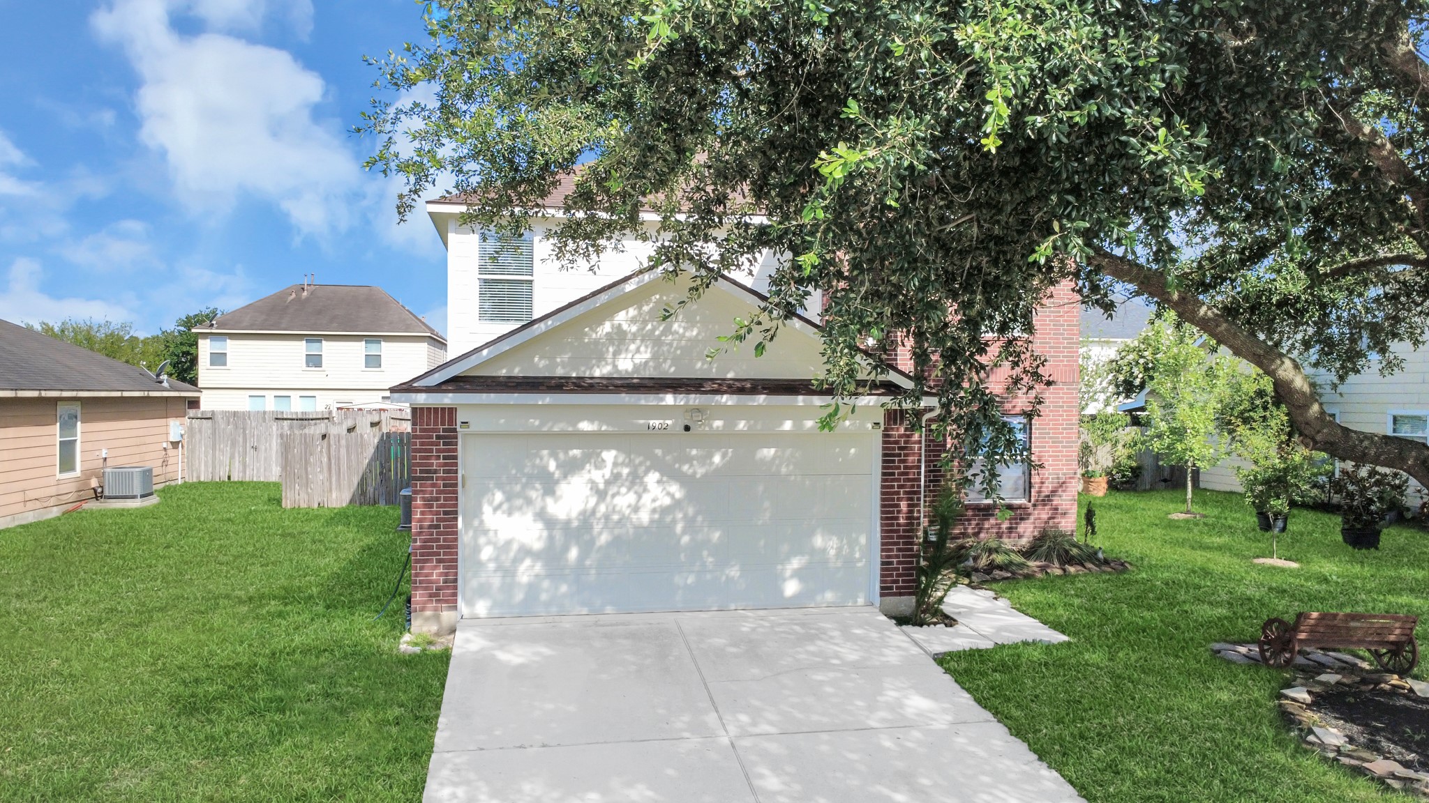 Listing photo 1
