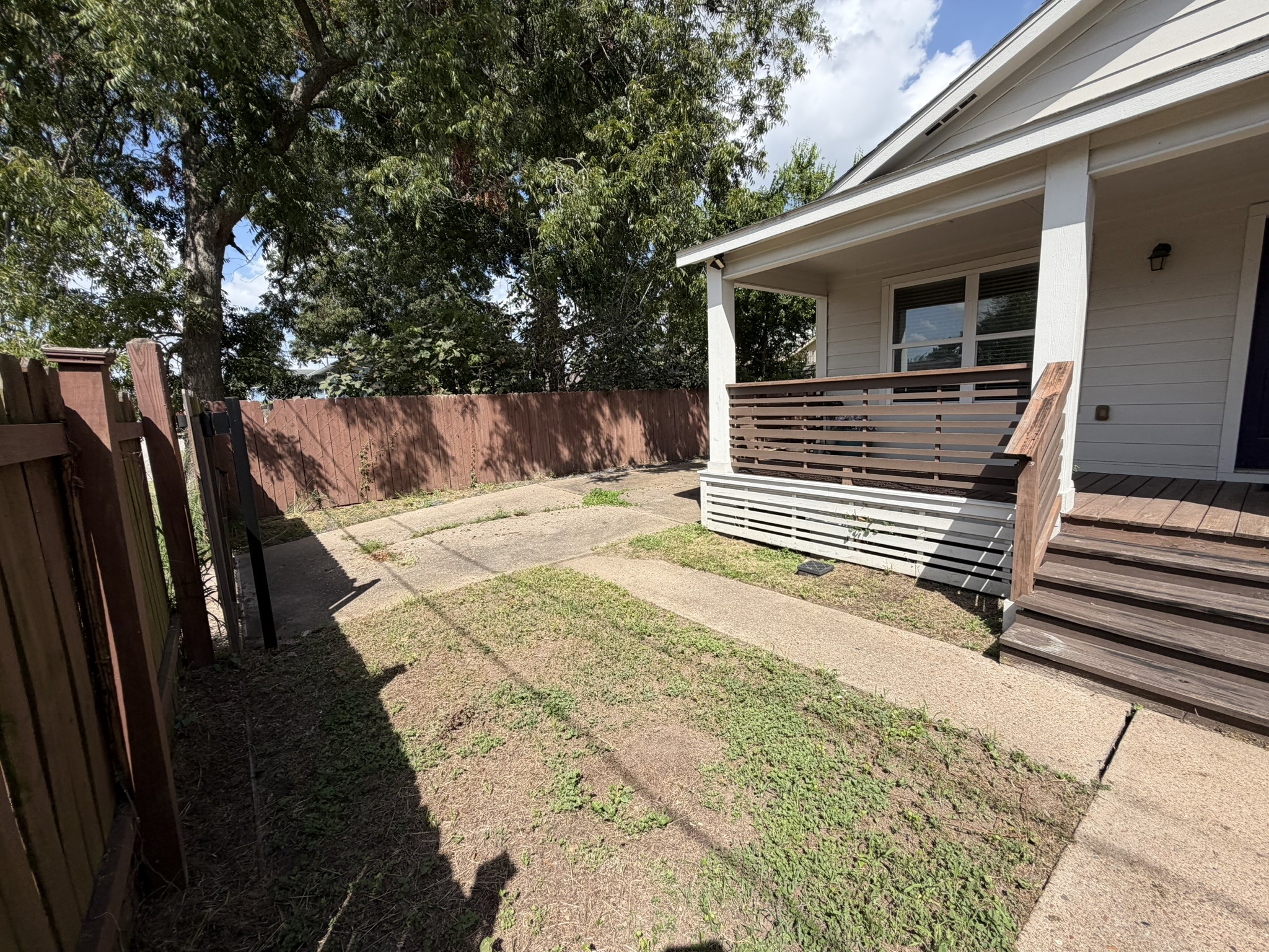 Listing photo 3