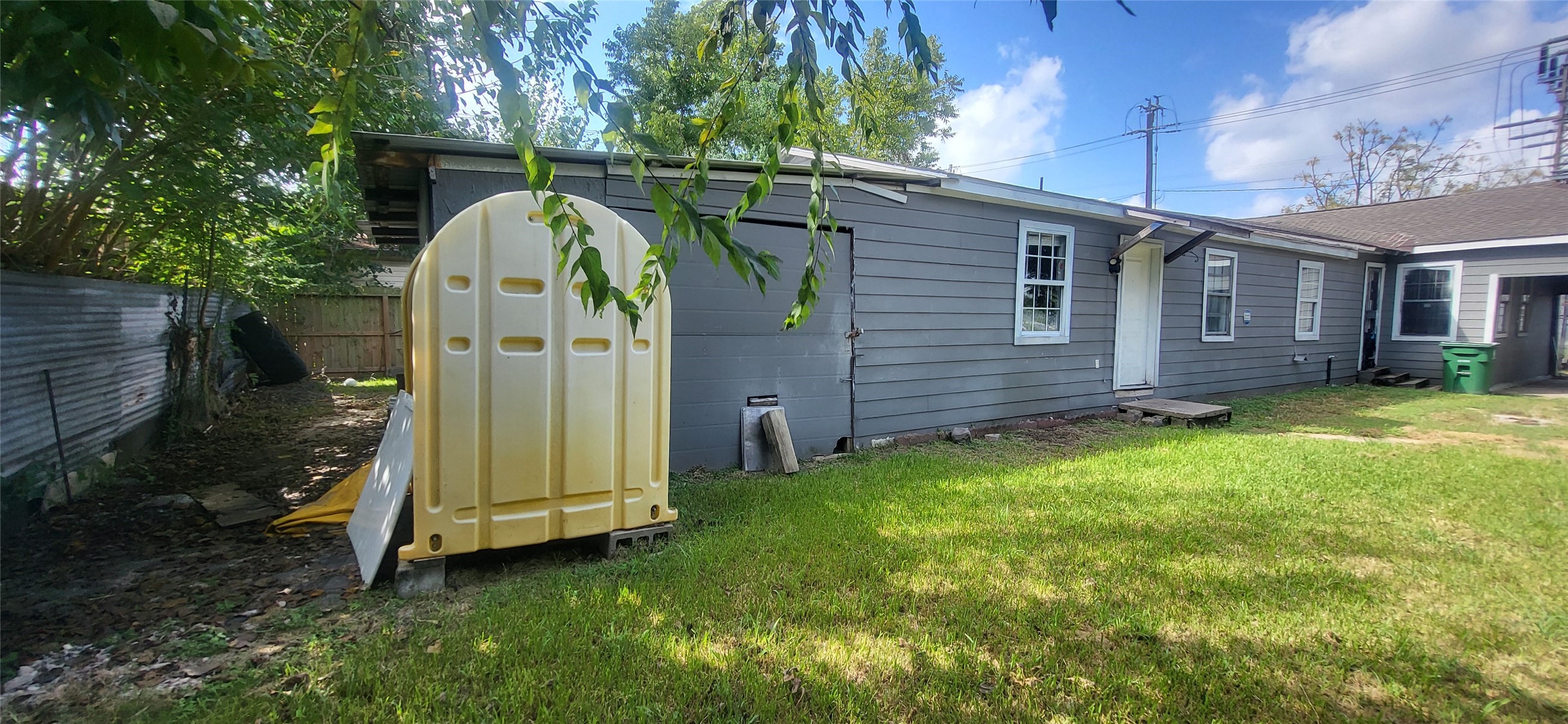 Listing photo 4