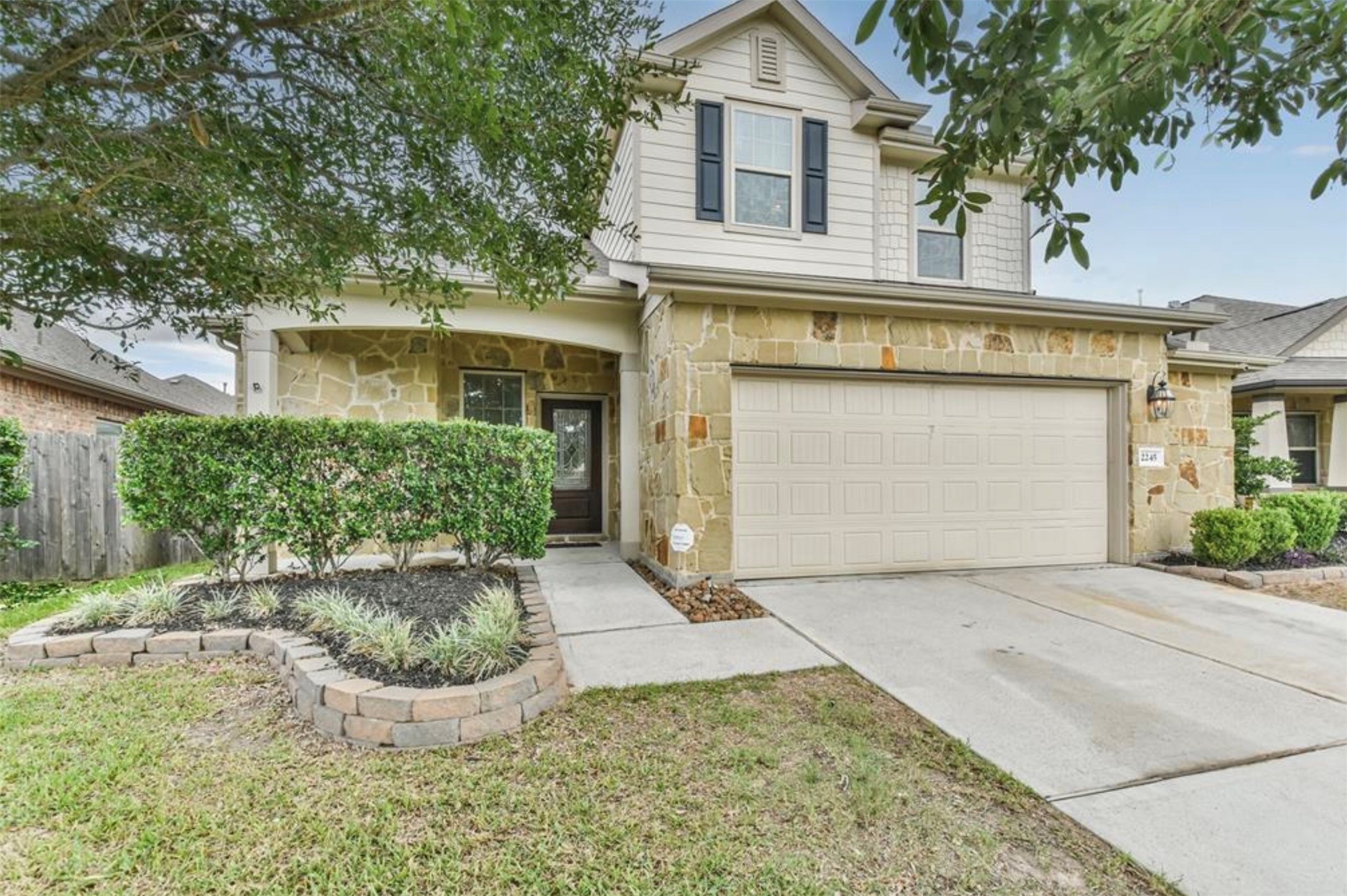 Listing photo 1
