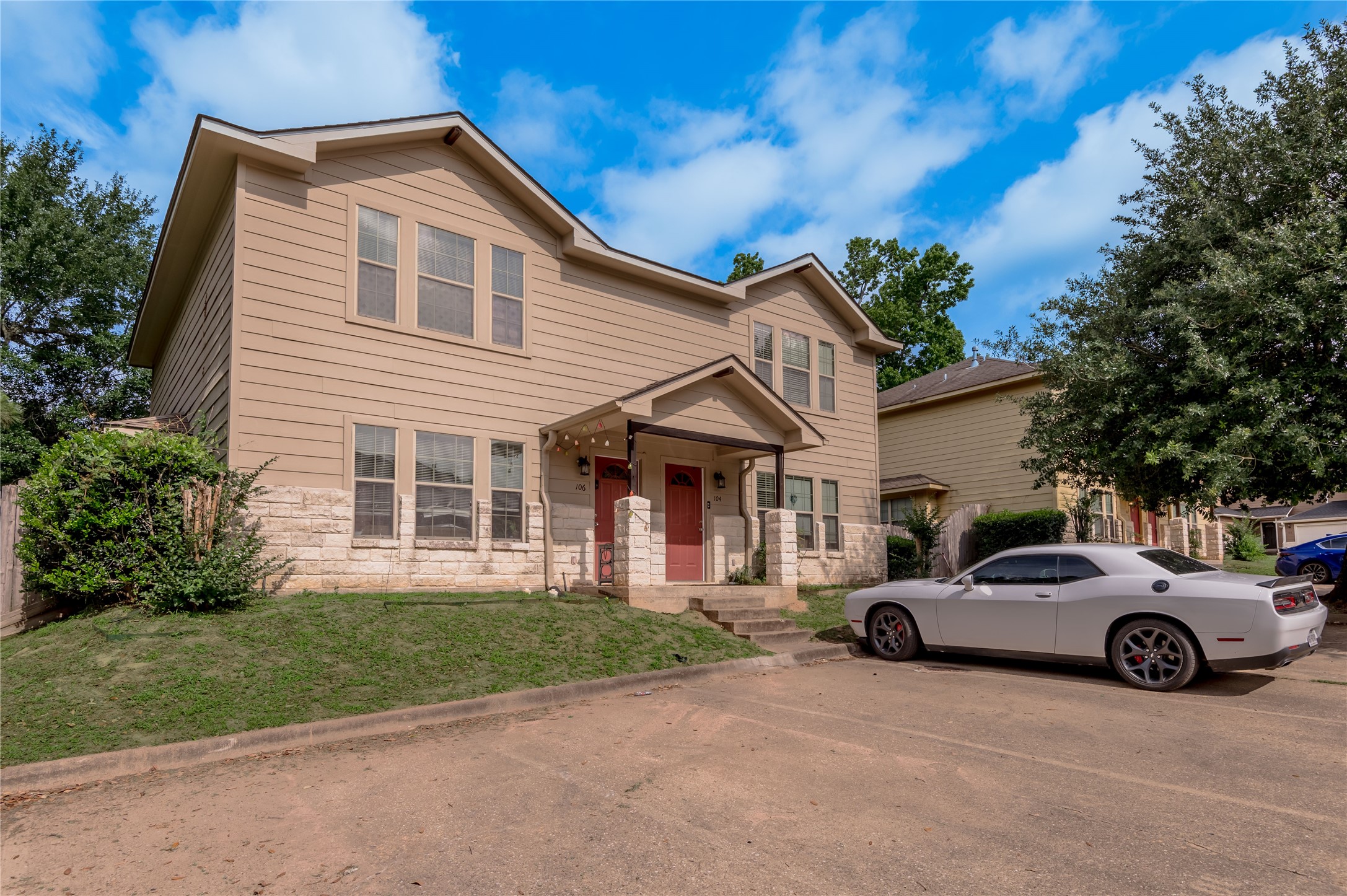 Listing photo 1