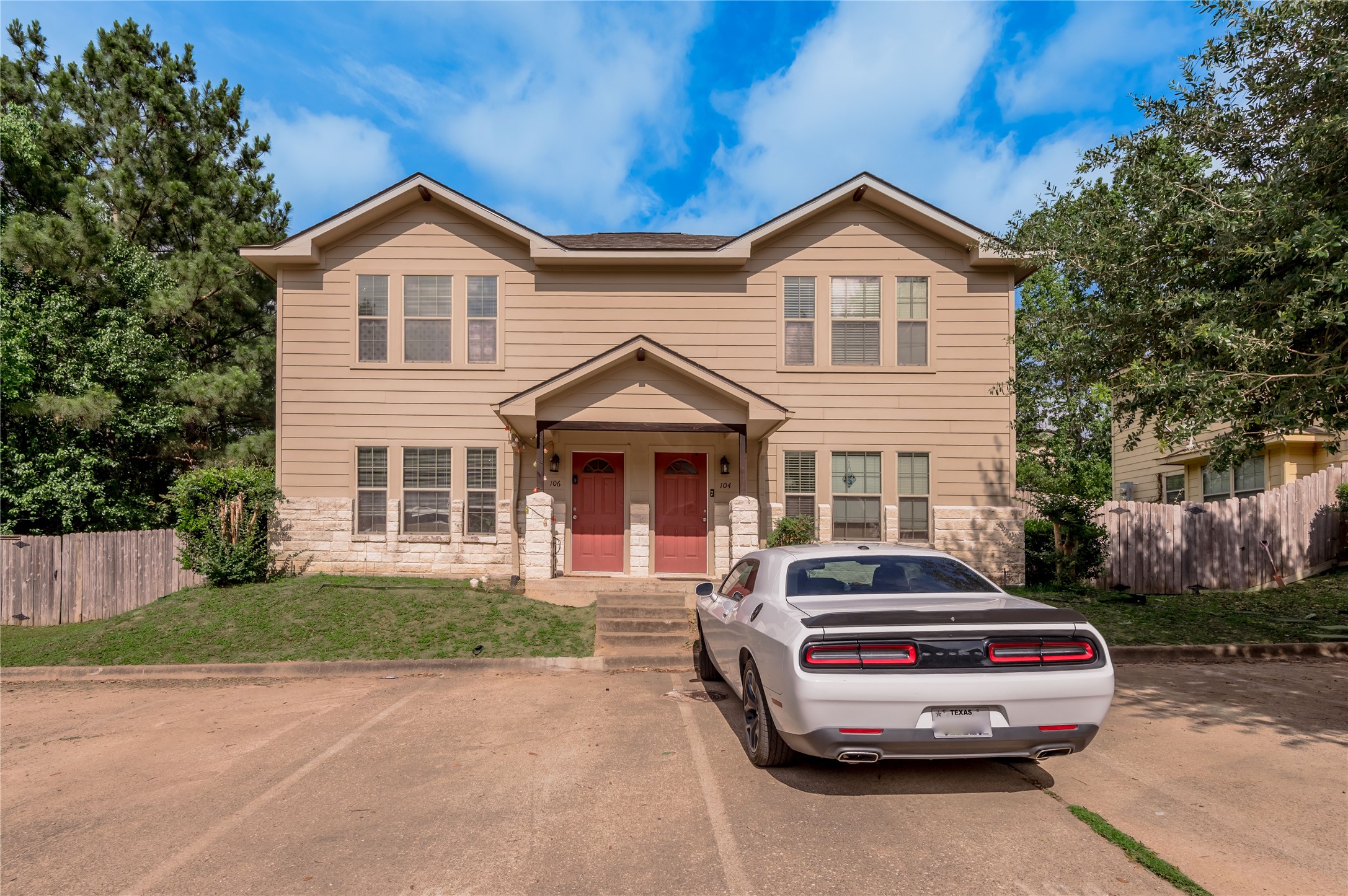 Listing photo 1