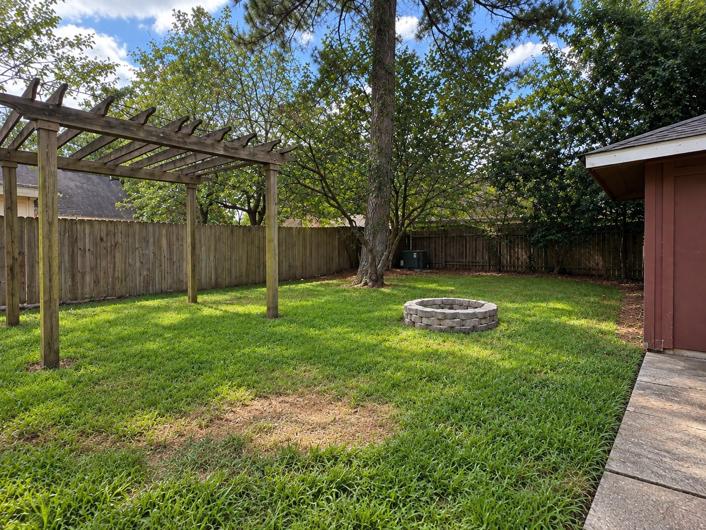Listing photo 3