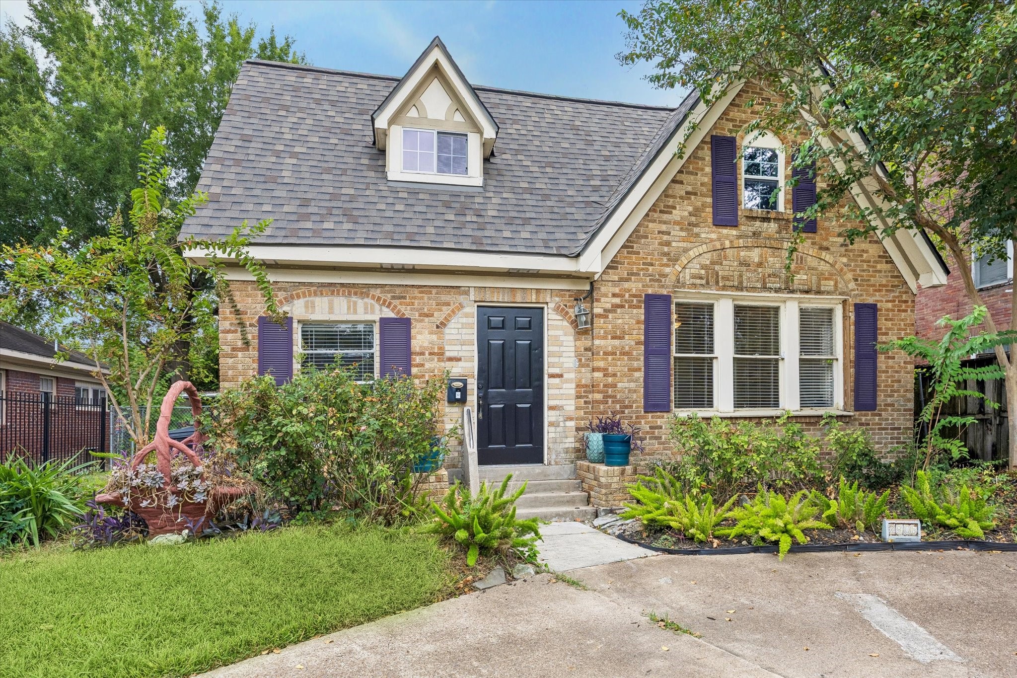 Listing photo 1
