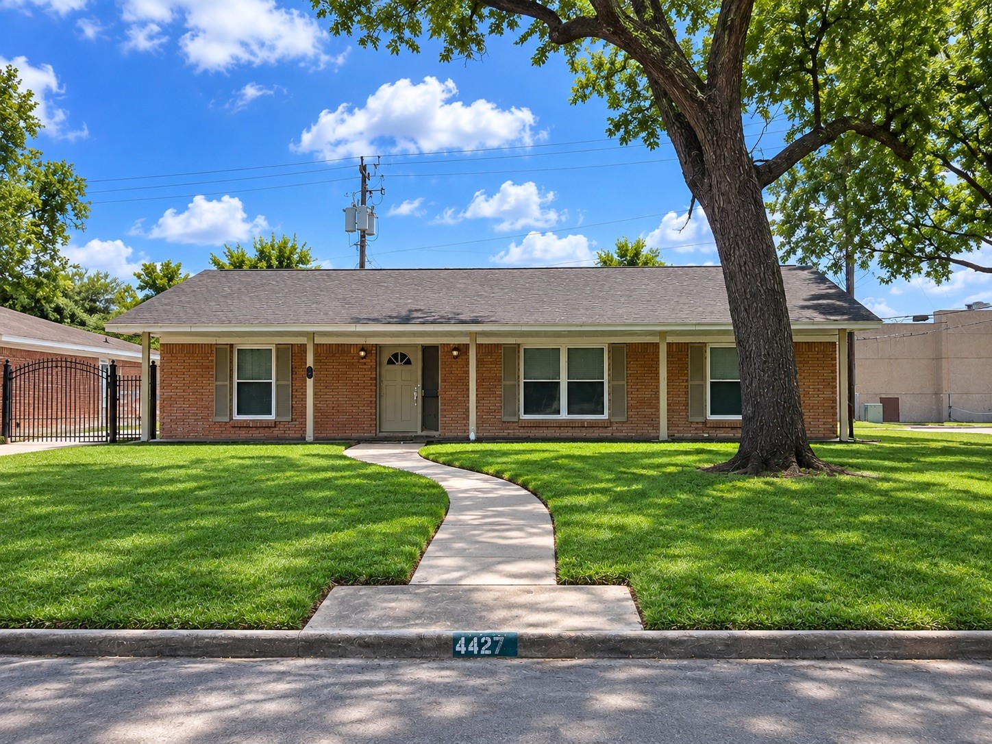 Listing photo 1