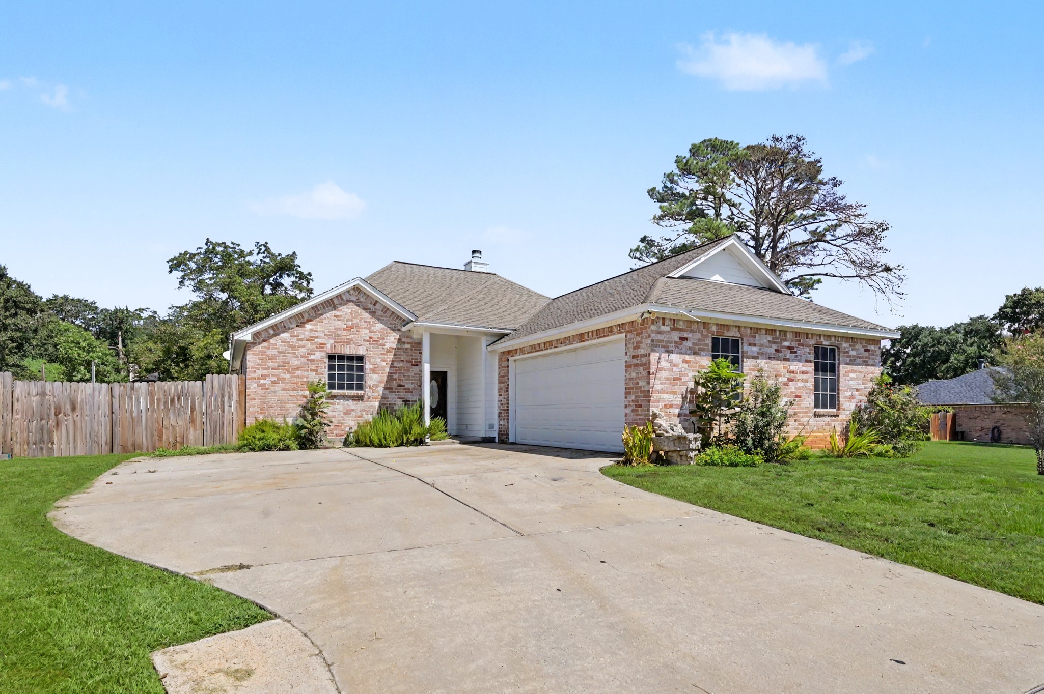 Listing photo 1