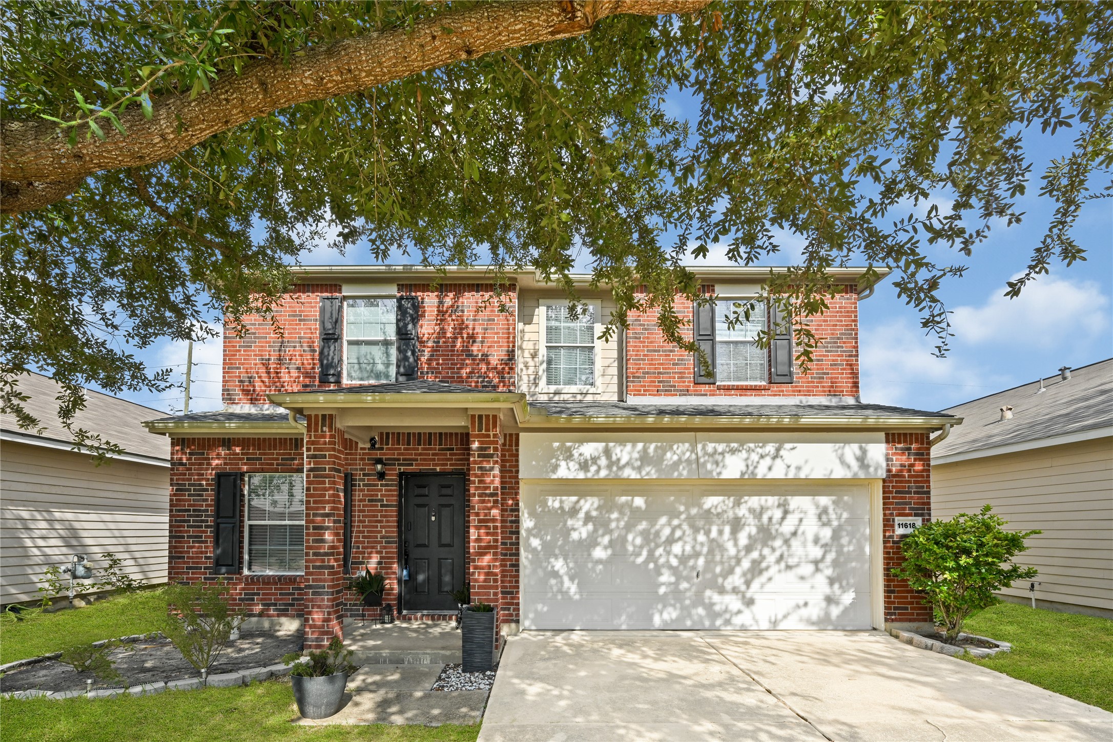 Listing photo 1