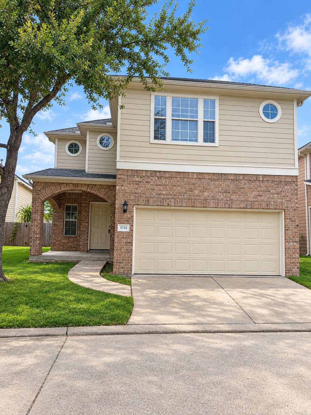 Listing photo 1